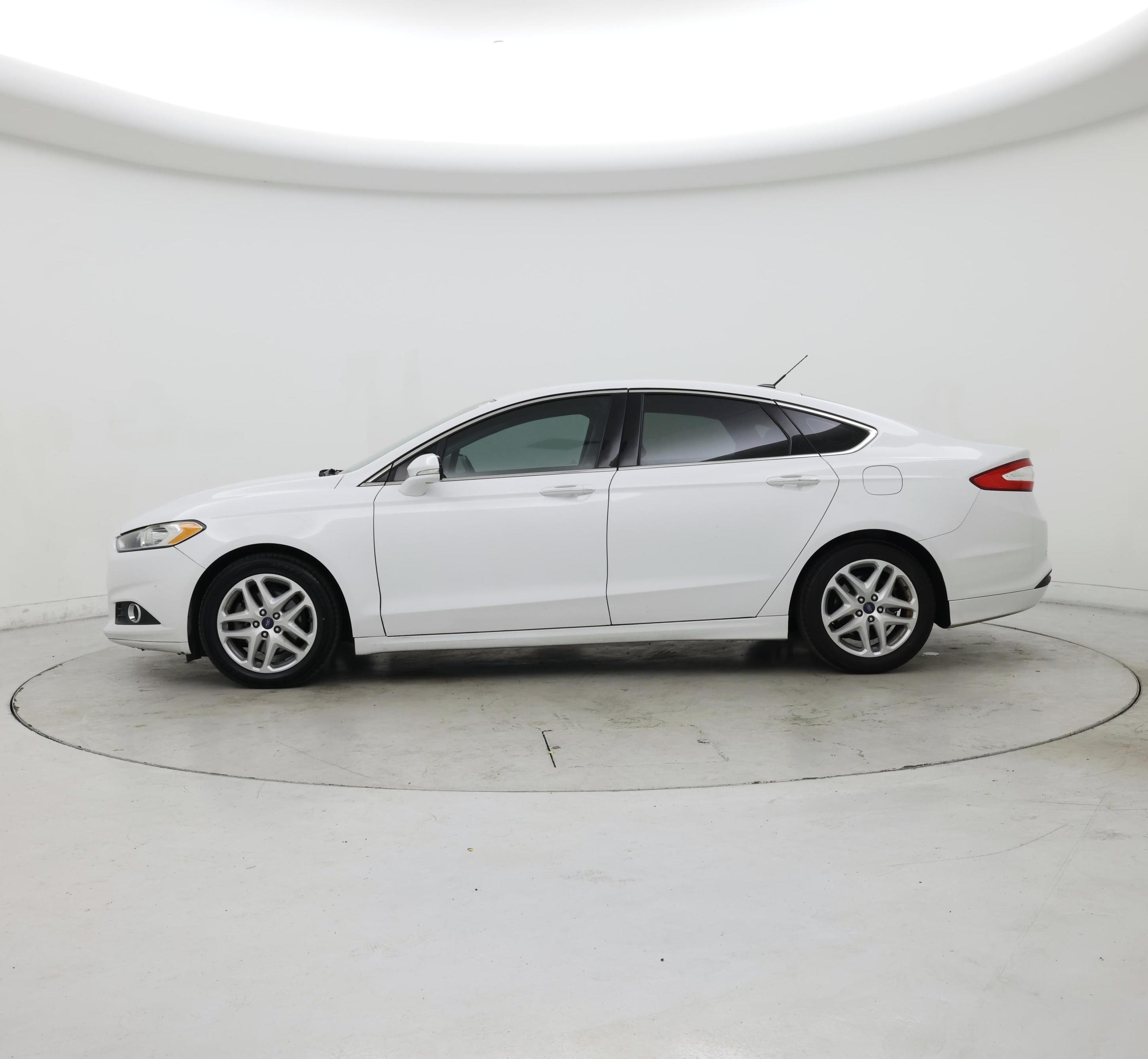 Thumbnail: 2015 Ford Fusion - 3