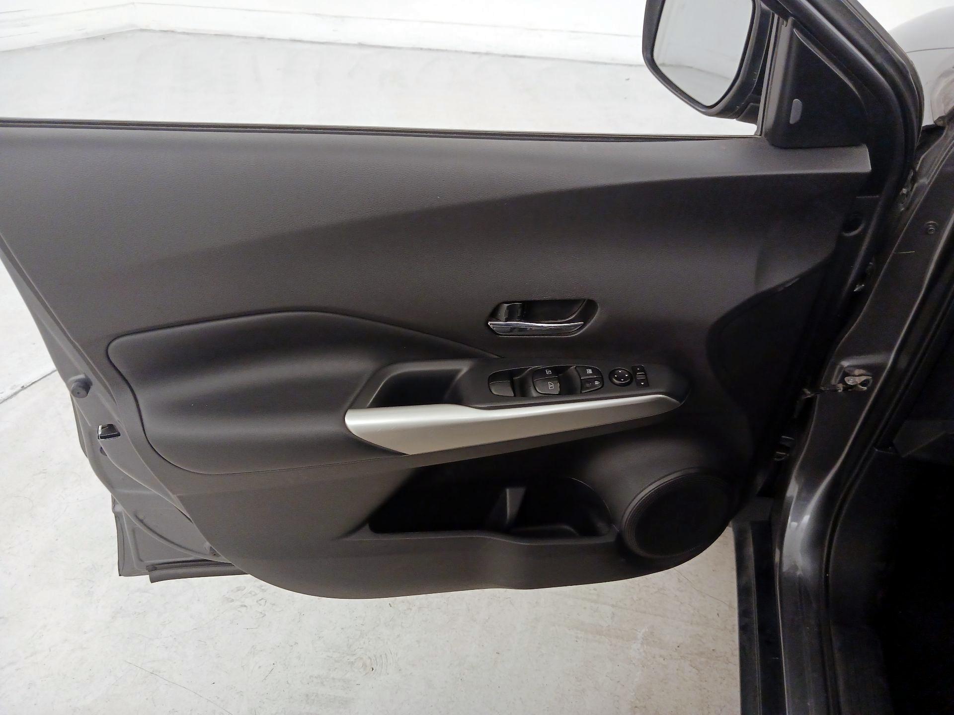 Thumbnail: 2020 Nissan Kicks - 12