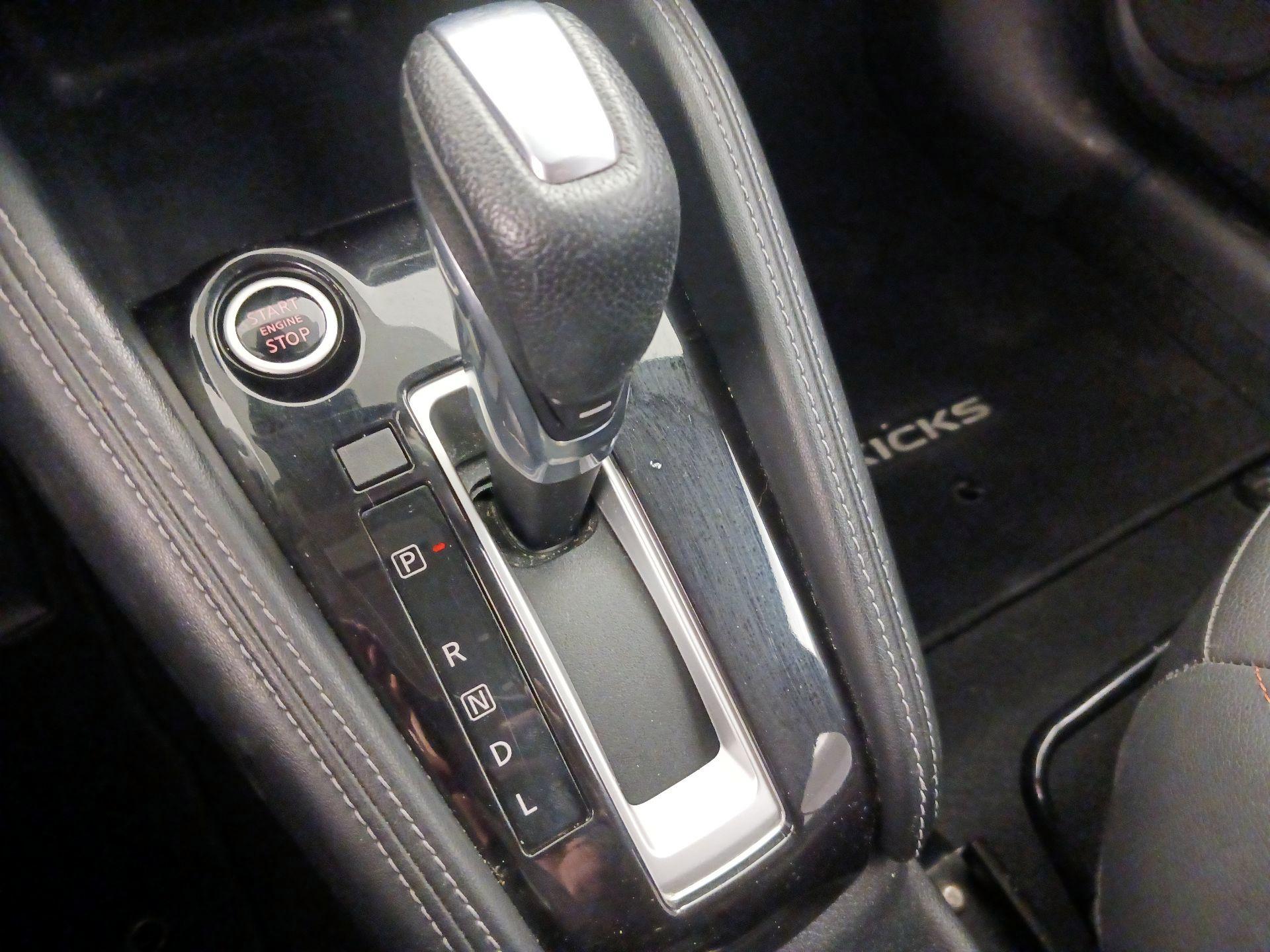 Thumbnail: 2020 Nissan Kicks - 16