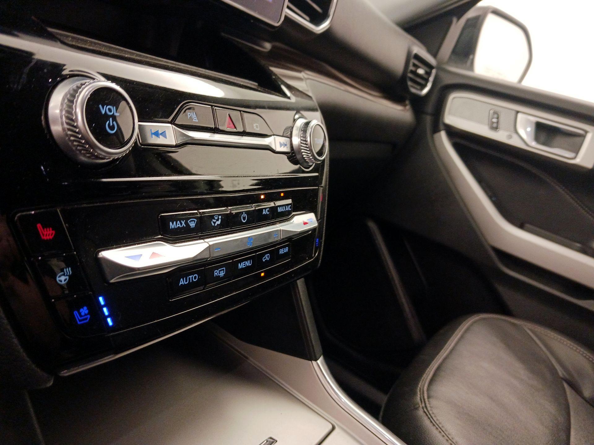 Thumbnail: 2023 Ford Explorer - 17