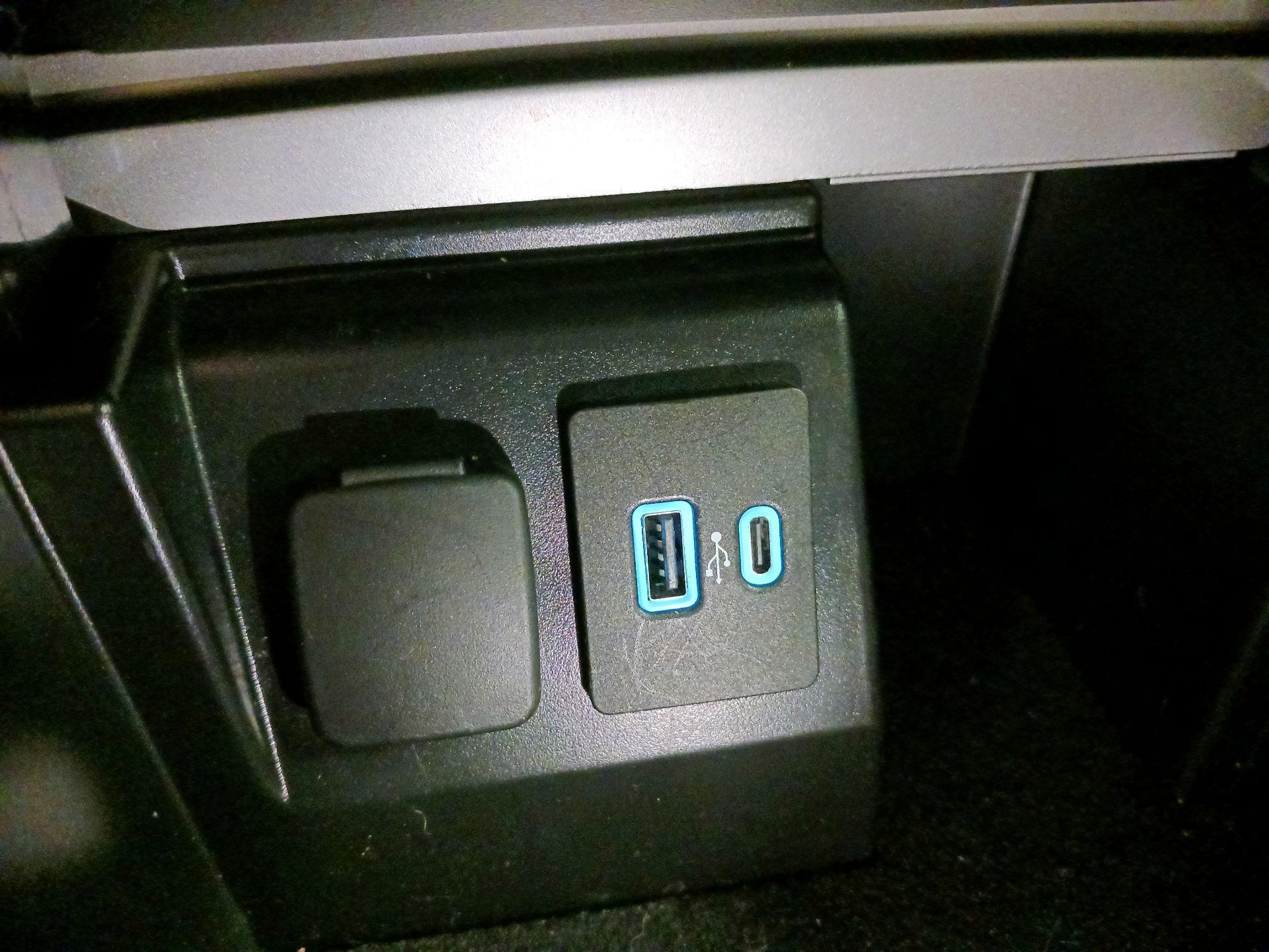 Thumbnail: 2023 Ford Explorer - 19