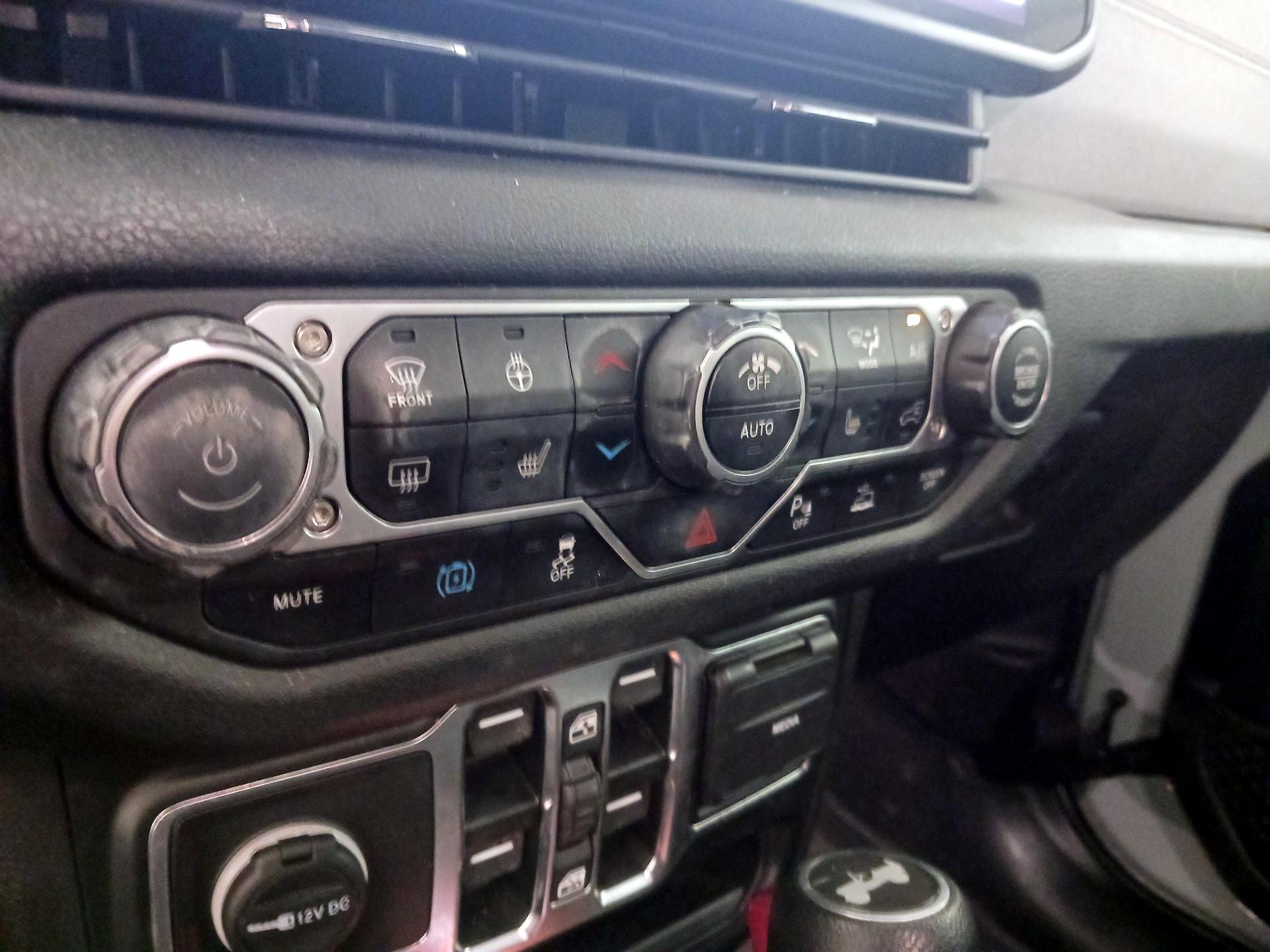 Thumbnail: 2024 Jeep Wrangler - 16