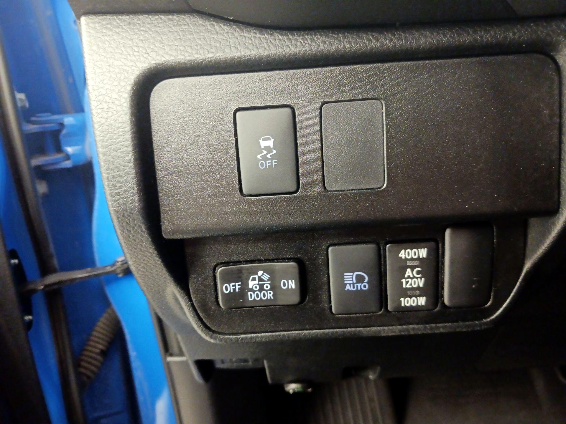 Thumbnail: 2021 Toyota Tacoma - 13