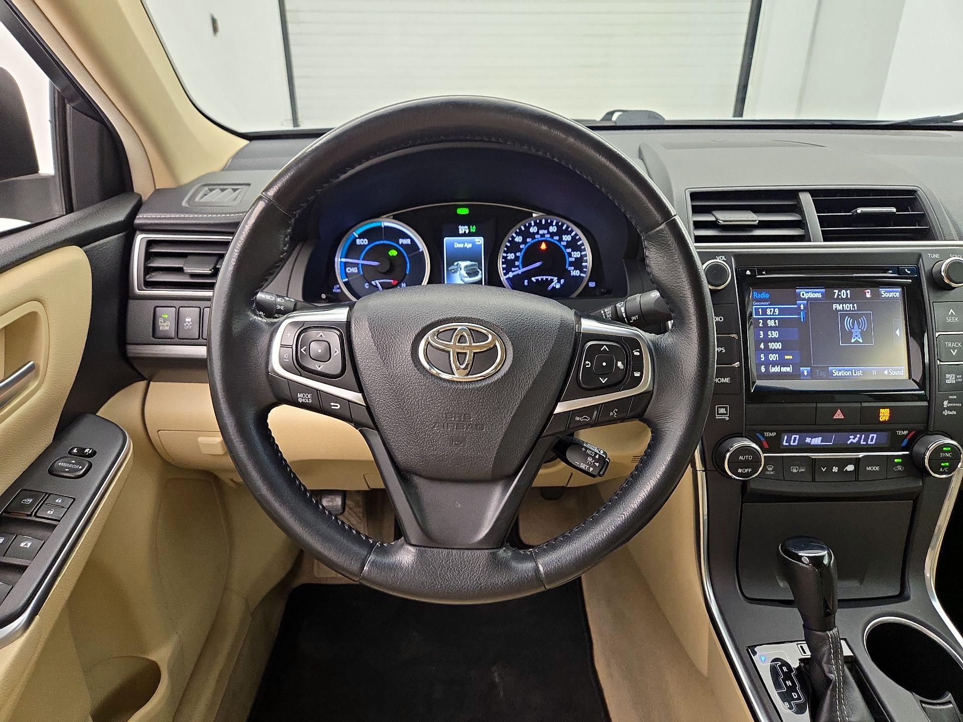 Thumbnail: 2015 Toyota Camry - 10