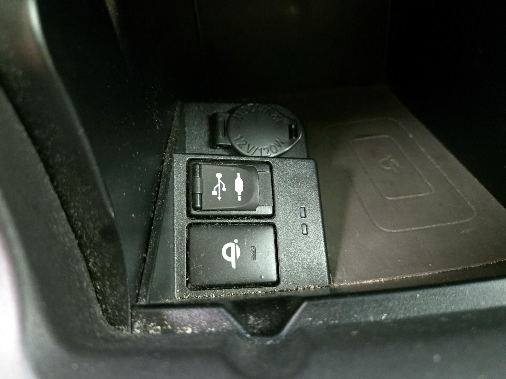 Thumbnail: 2015 Toyota Camry - 18