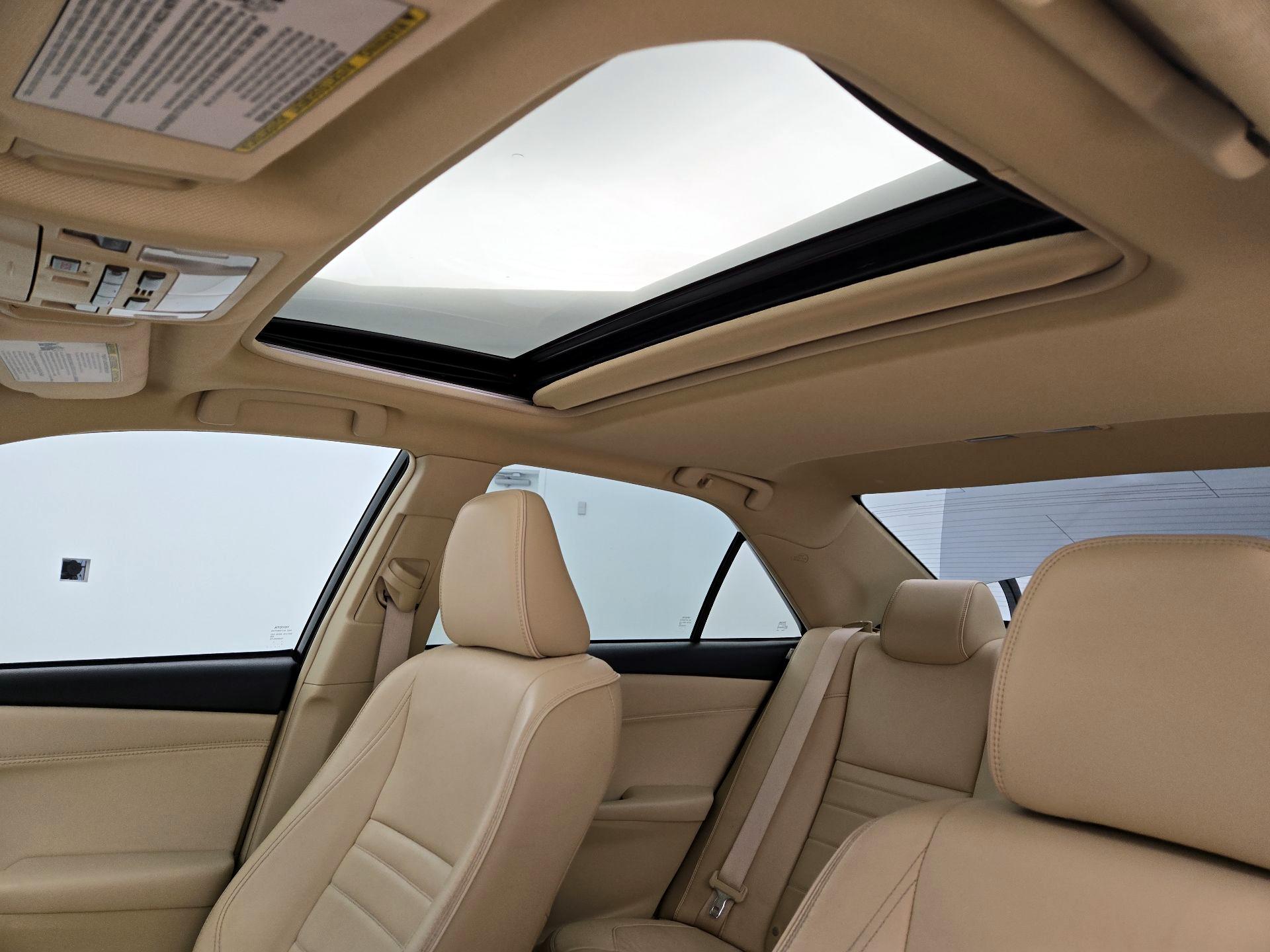 Thumbnail: 2015 Toyota Camry - 19