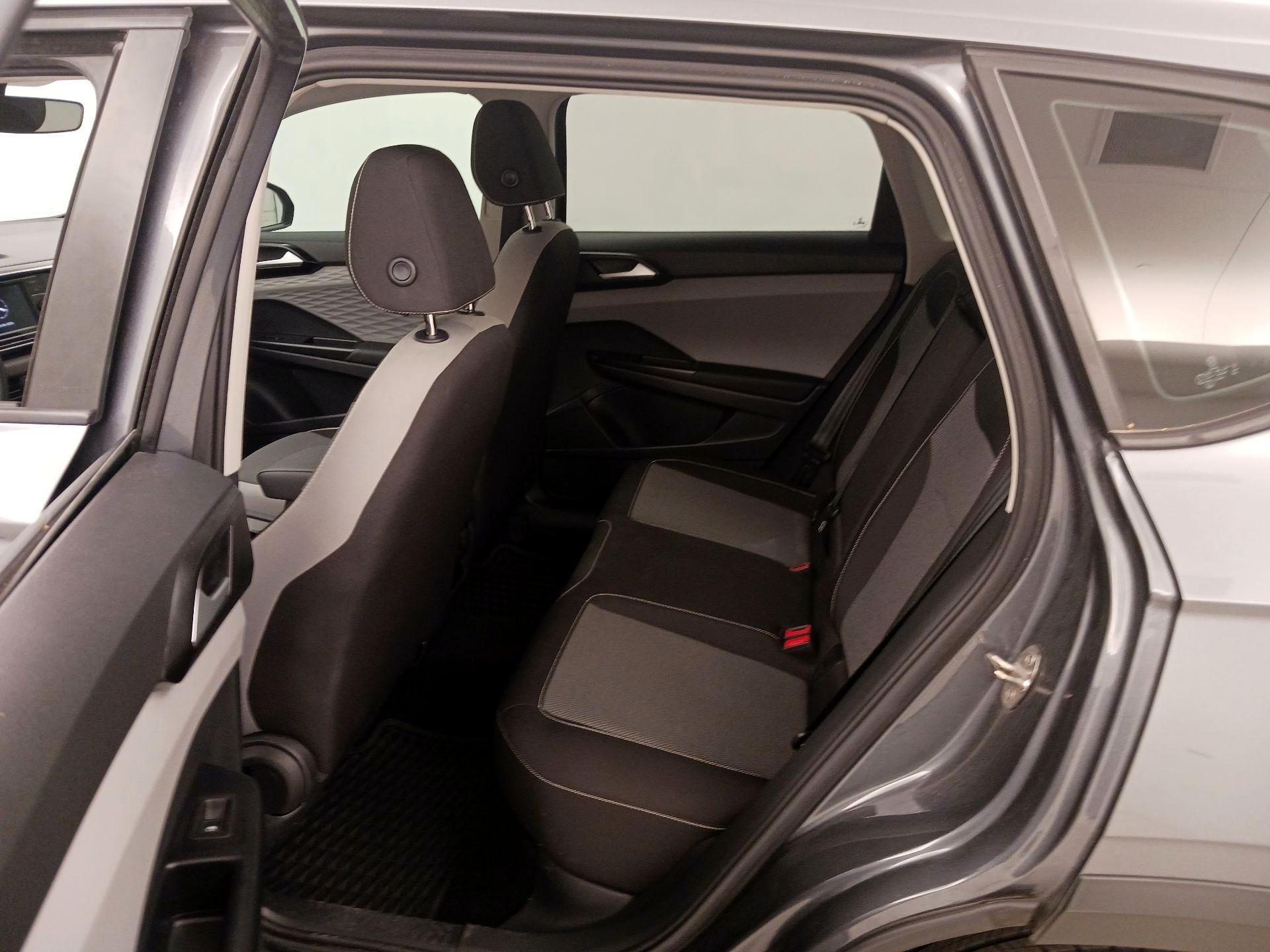 Thumbnail: 2023 Volkswagen Taos - 19