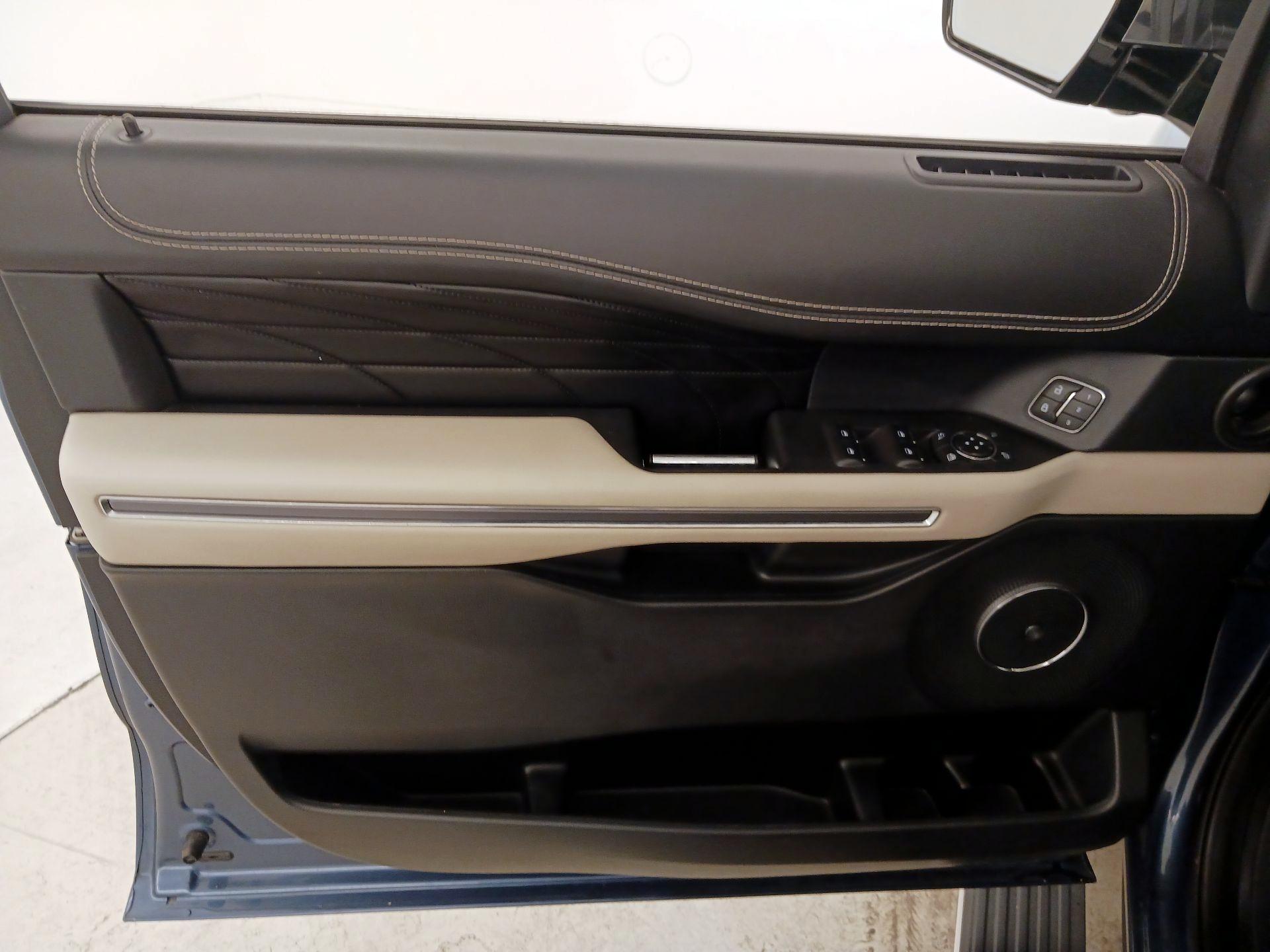 Thumbnail: 2020 Ford Expedition - 12