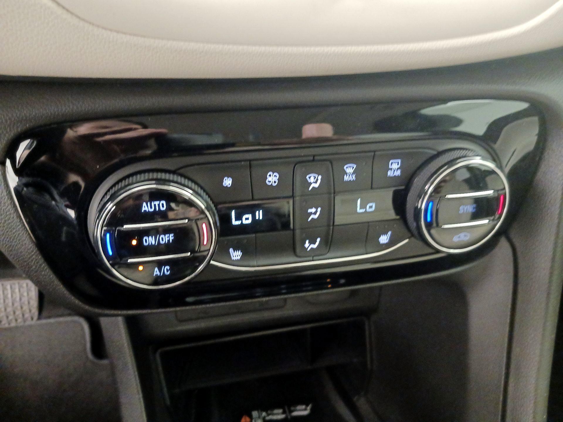 Thumbnail: 2020 Buick Encore GX - 17