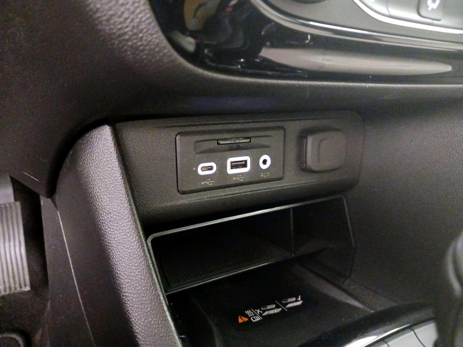 Thumbnail: 2020 Buick Encore GX - 19