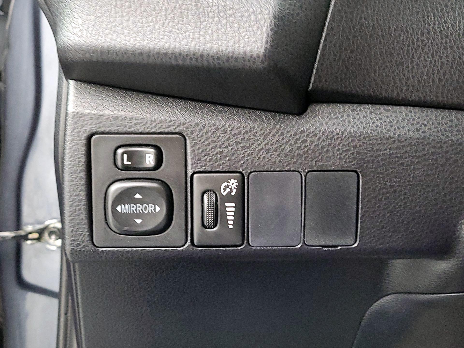 Thumbnail: 2016 Toyota Corolla - 13