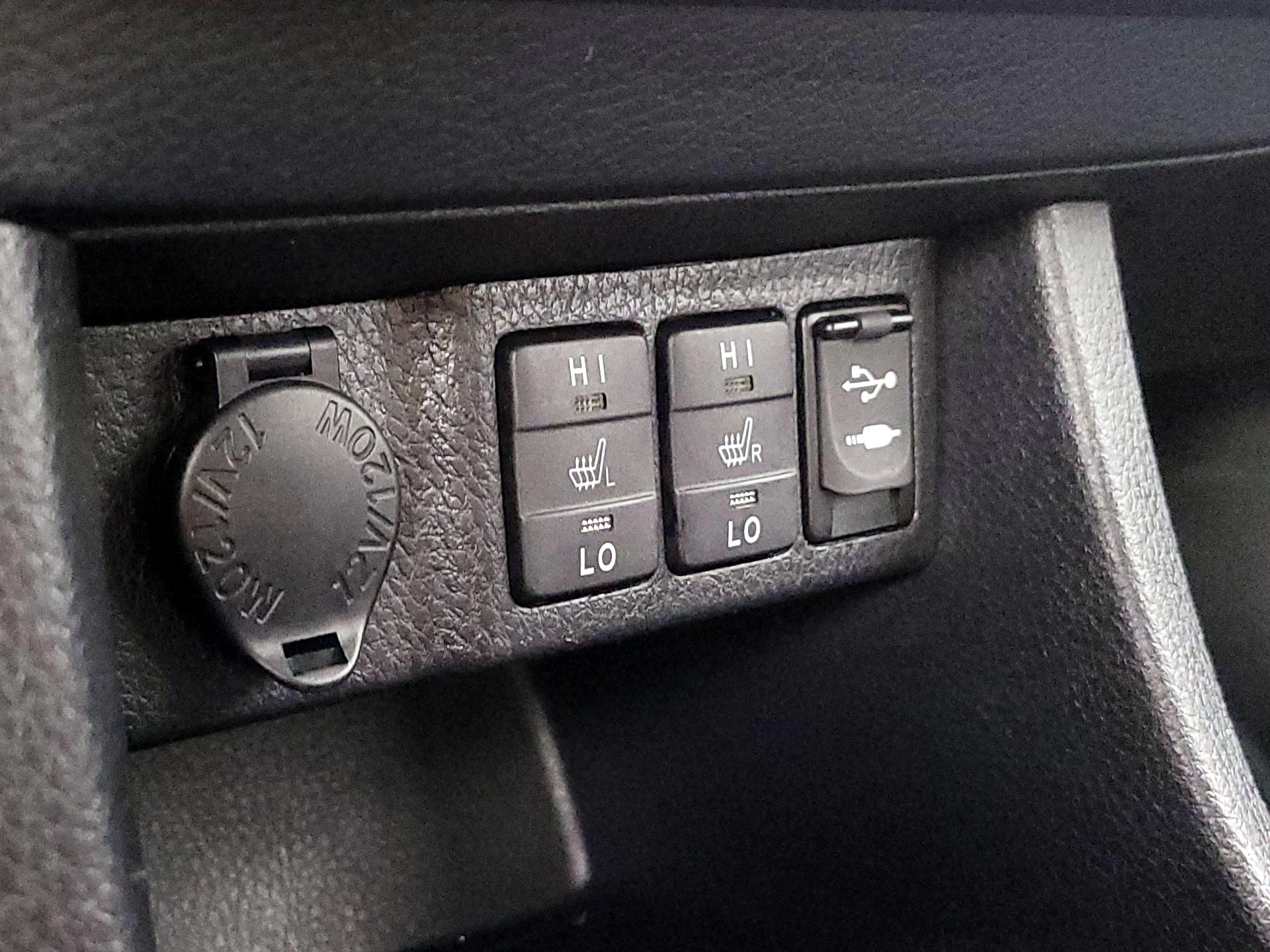 Thumbnail: 2016 Toyota Corolla - 18