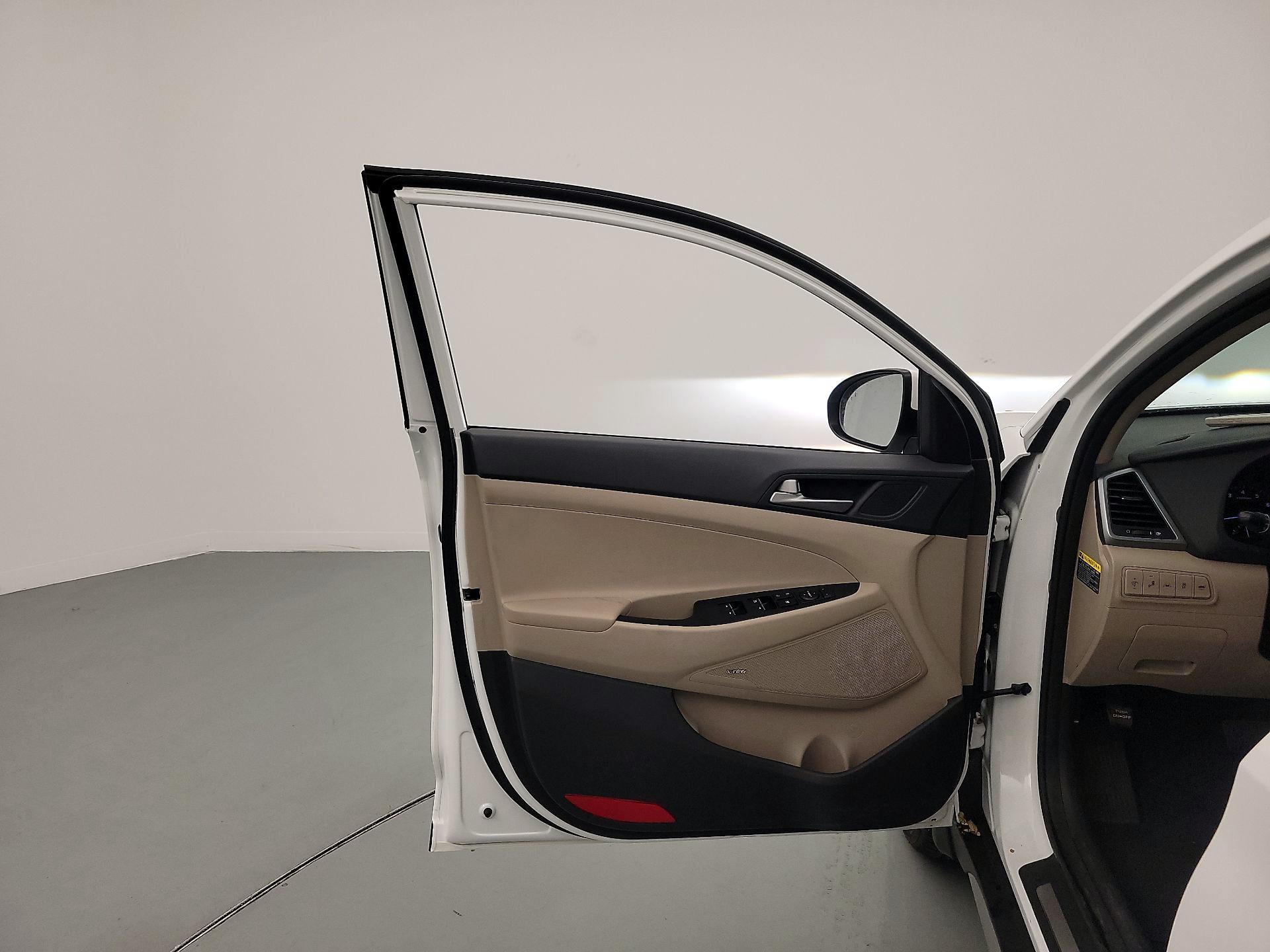 Thumbnail: 2018 Hyundai Tucson - 12