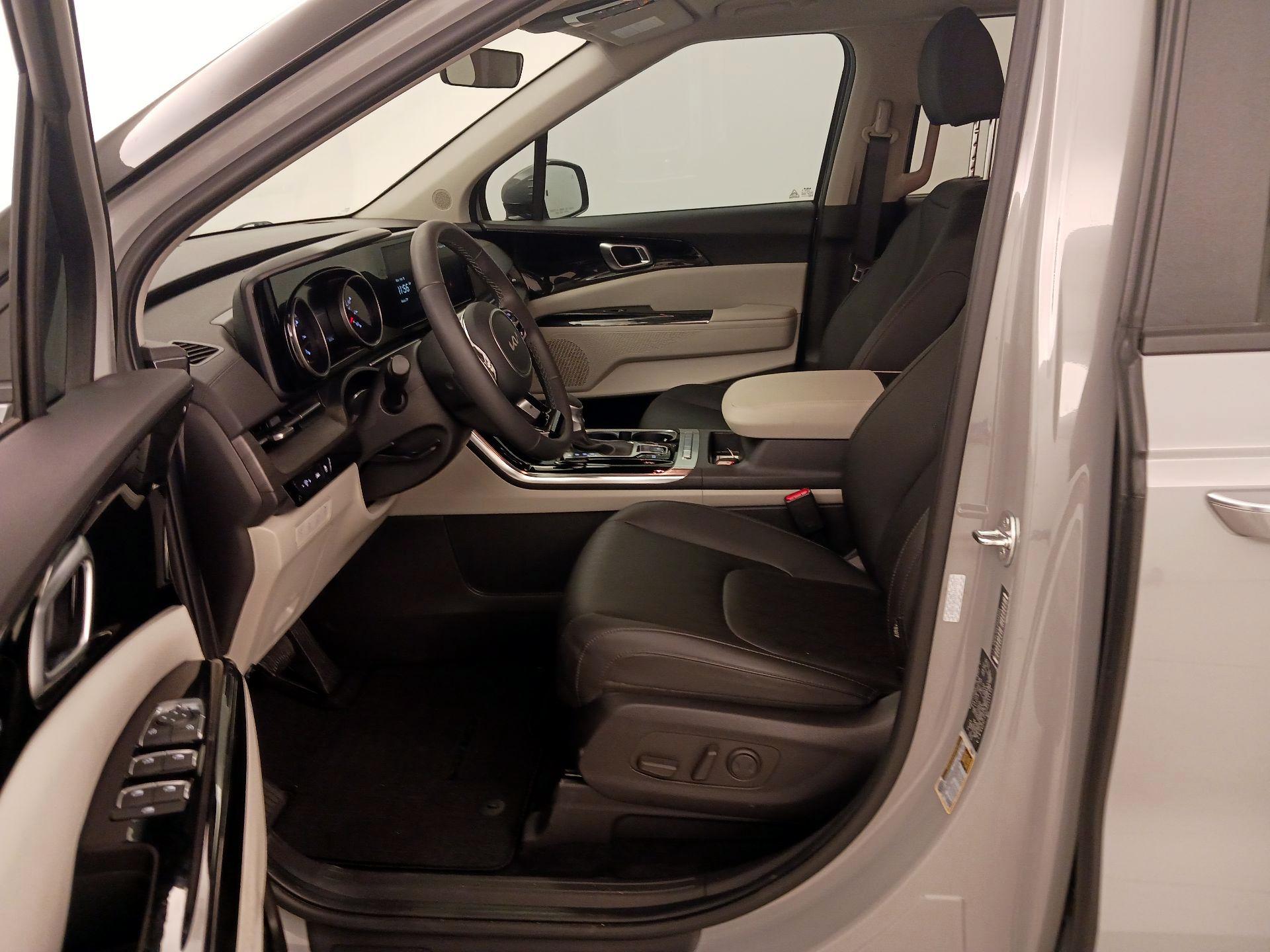 Thumbnail: 2024 Kia Carnival - 11