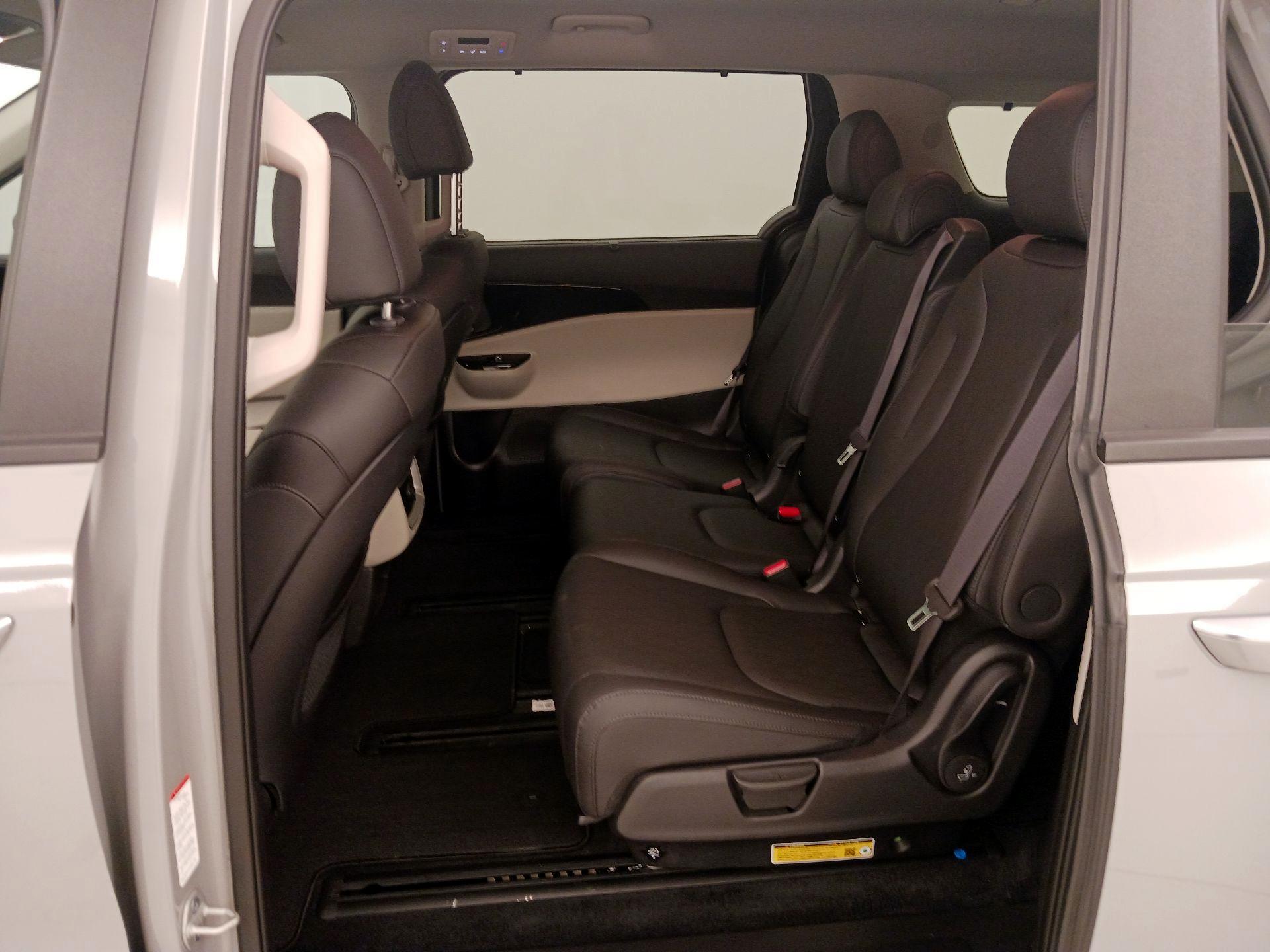 Thumbnail: 2024 Kia Carnival - 20