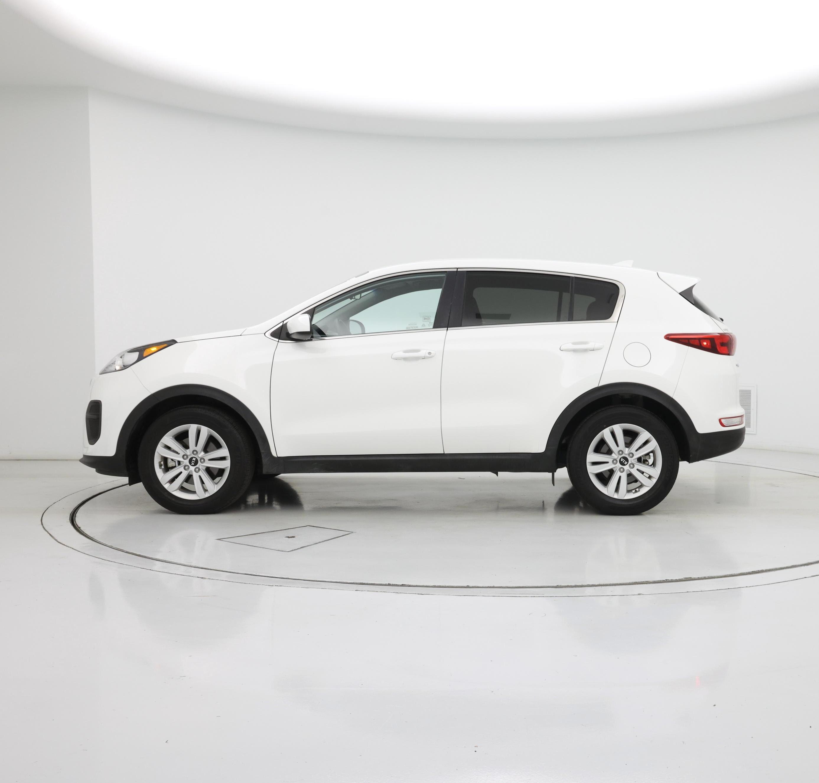 Thumbnail: 2019 Kia Sportage - 3
