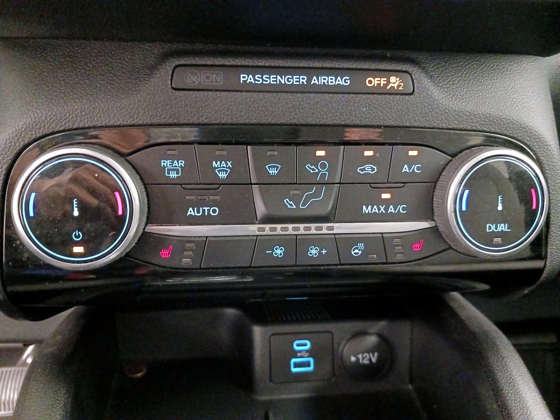 Thumbnail: 2022 Ford Escape - 16