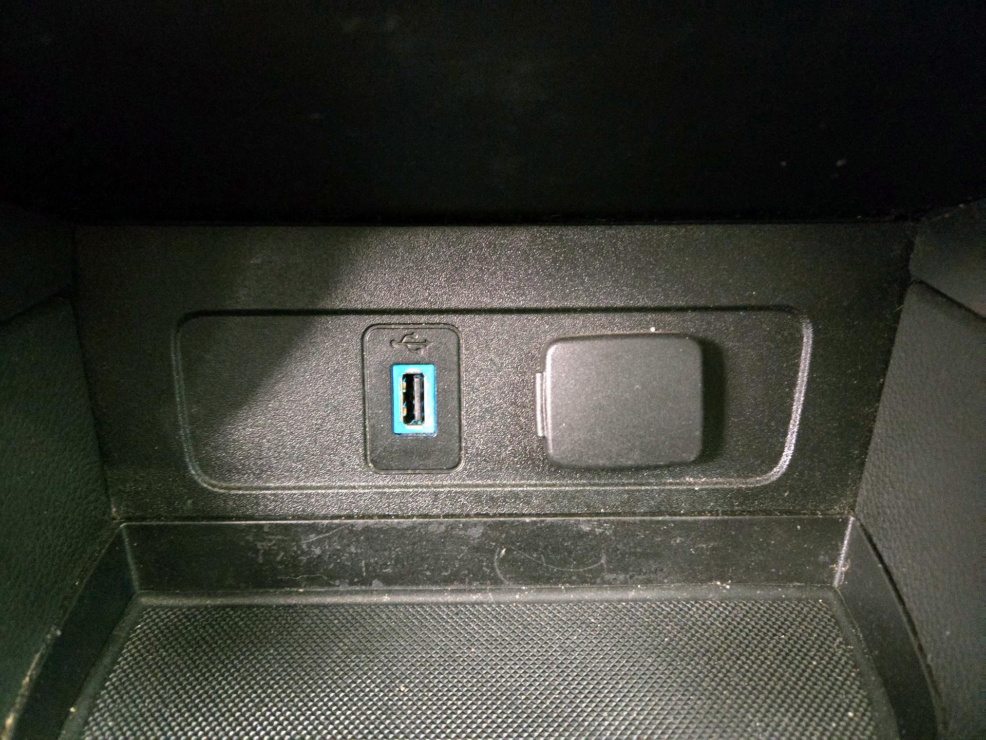 Thumbnail: 2018 Ford Escape - 18