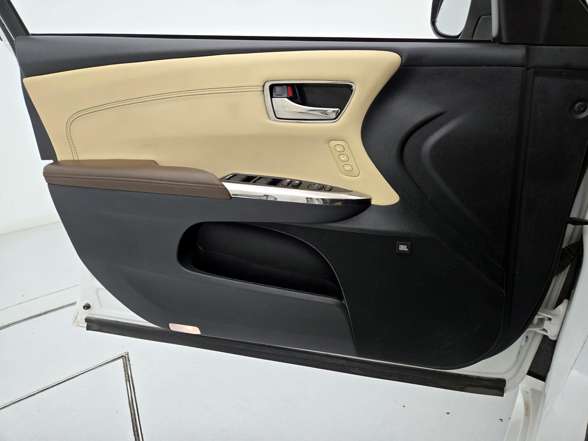 Thumbnail: 2017 Toyota Avalon - 12