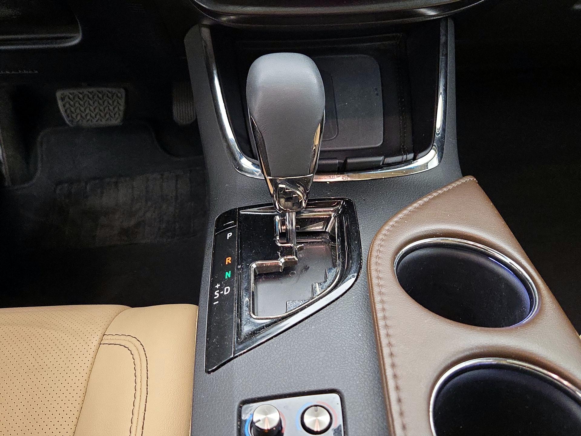 Thumbnail: 2017 Toyota Avalon - 18