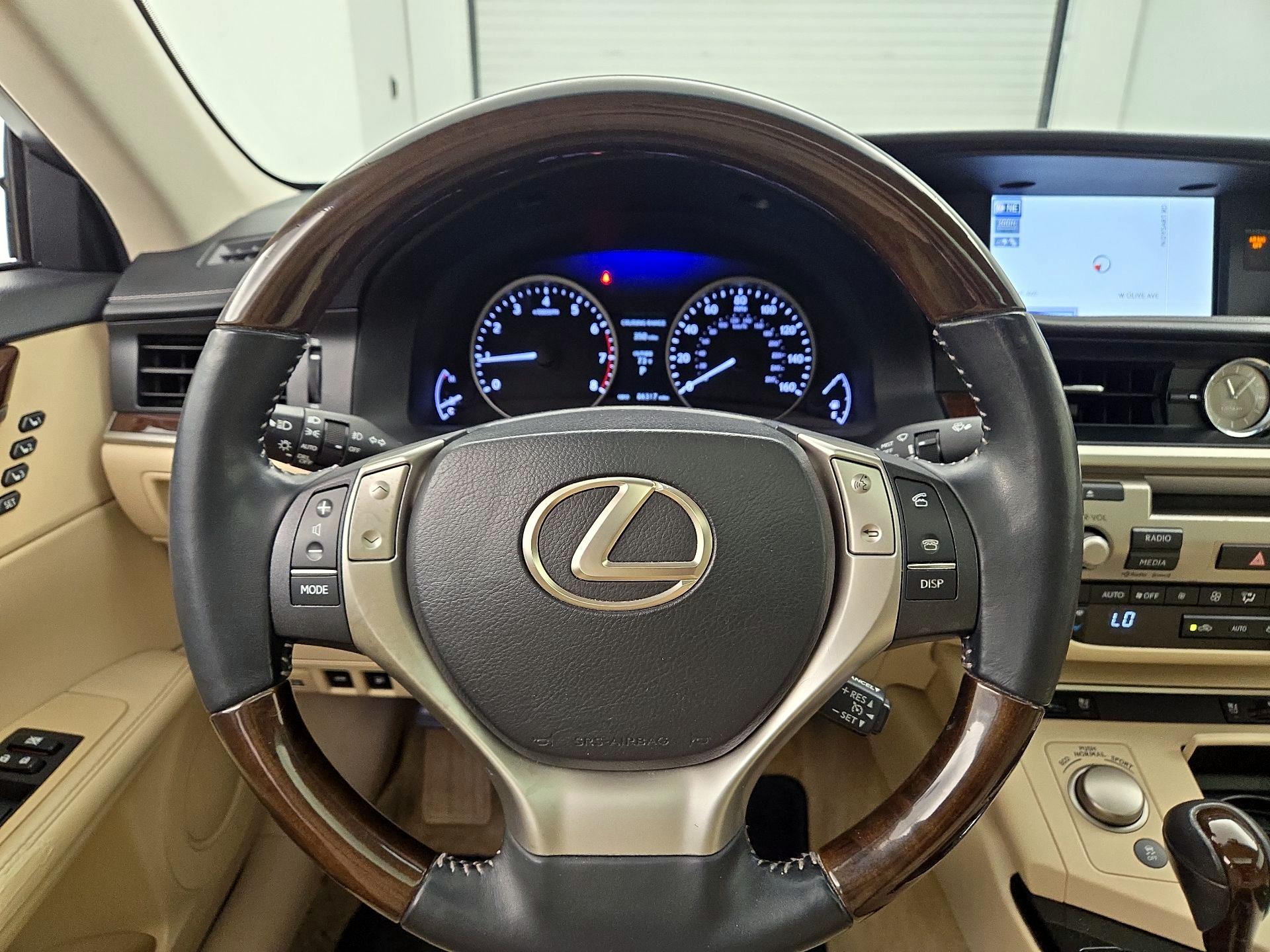 Thumbnail: 2014 Lexus ES - 10