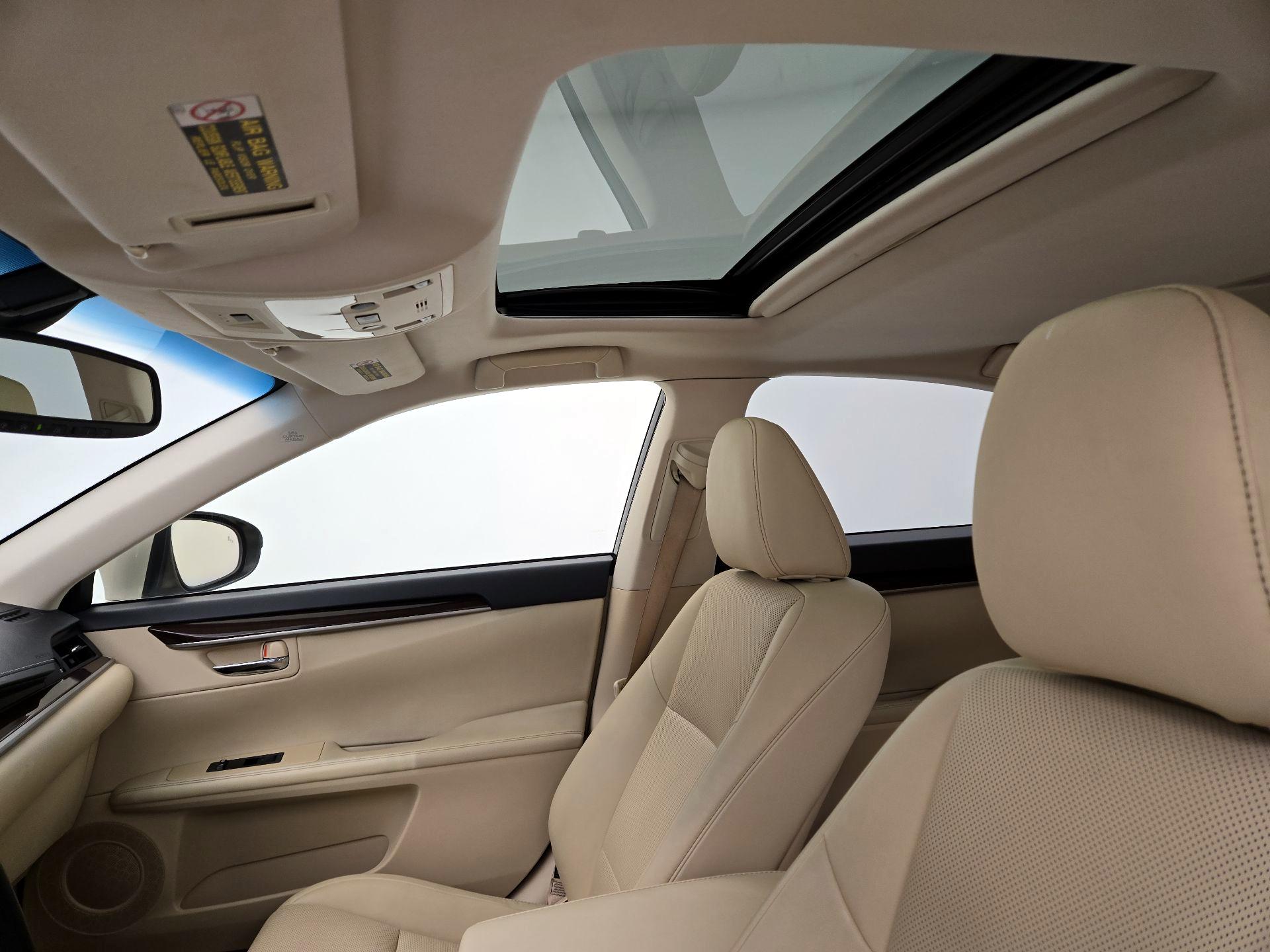 Thumbnail: 2014 Lexus ES - 19