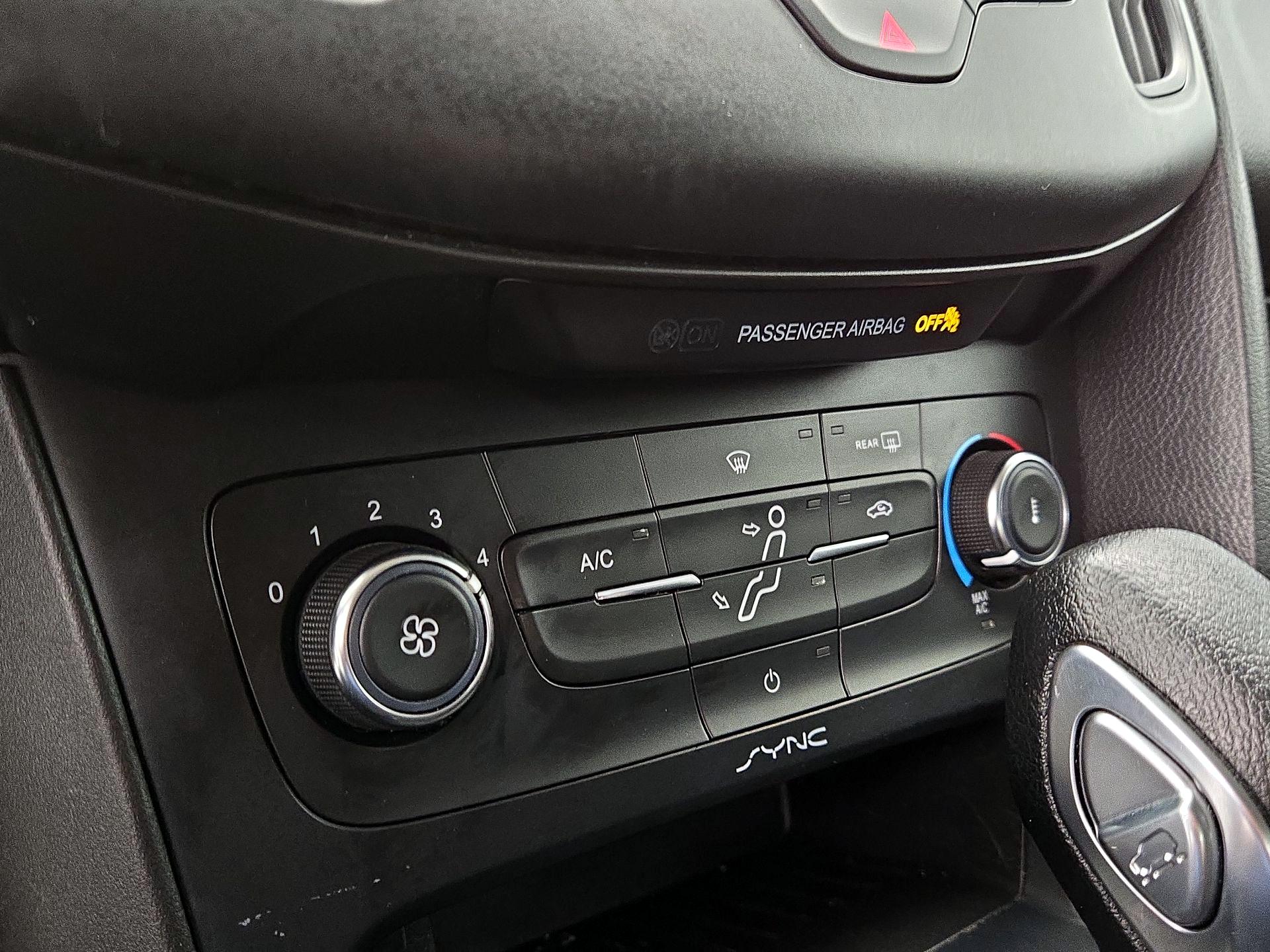 Thumbnail: 2017 Ford Focus - 14