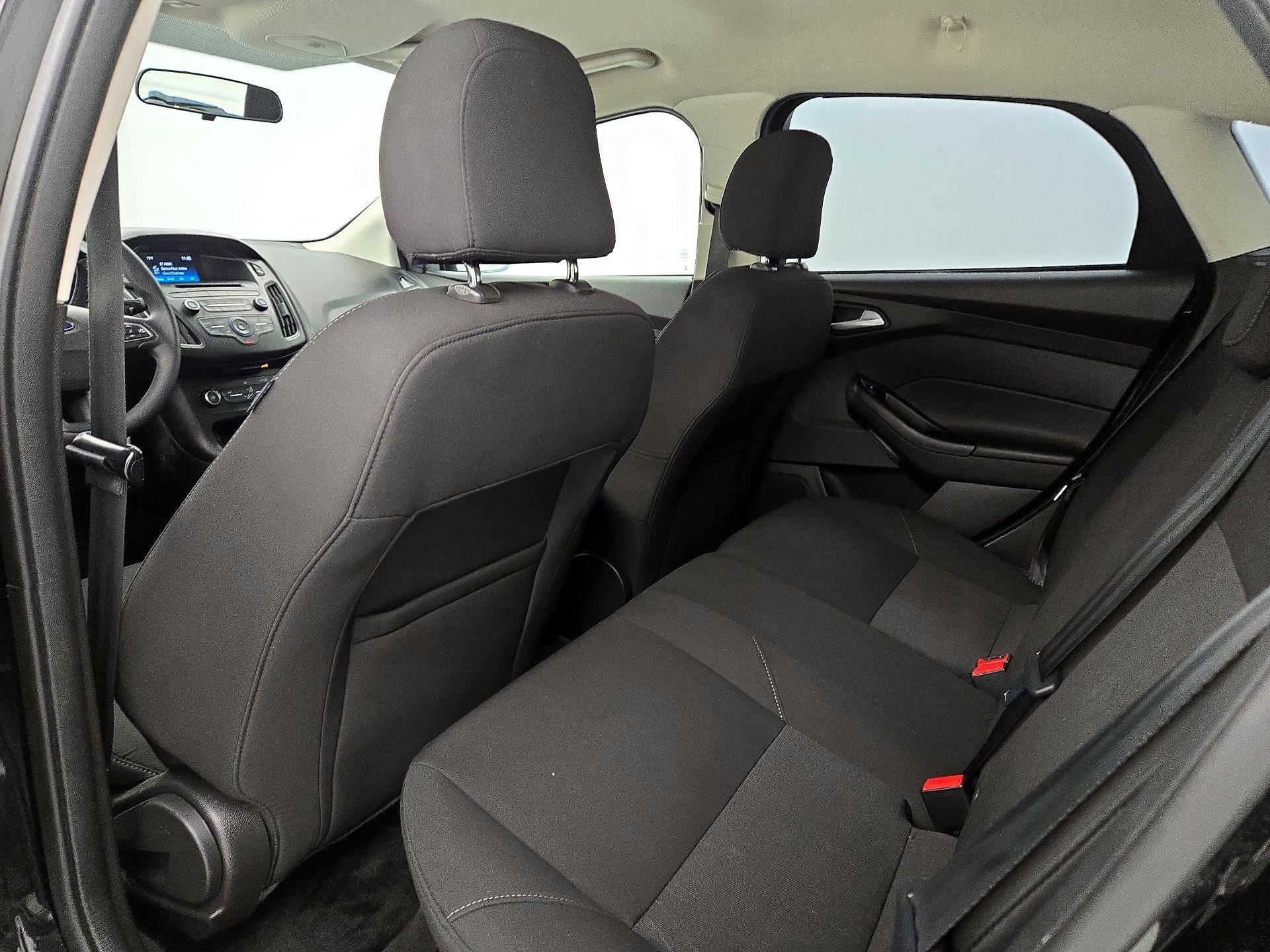 Thumbnail: 2017 Ford Focus - 17