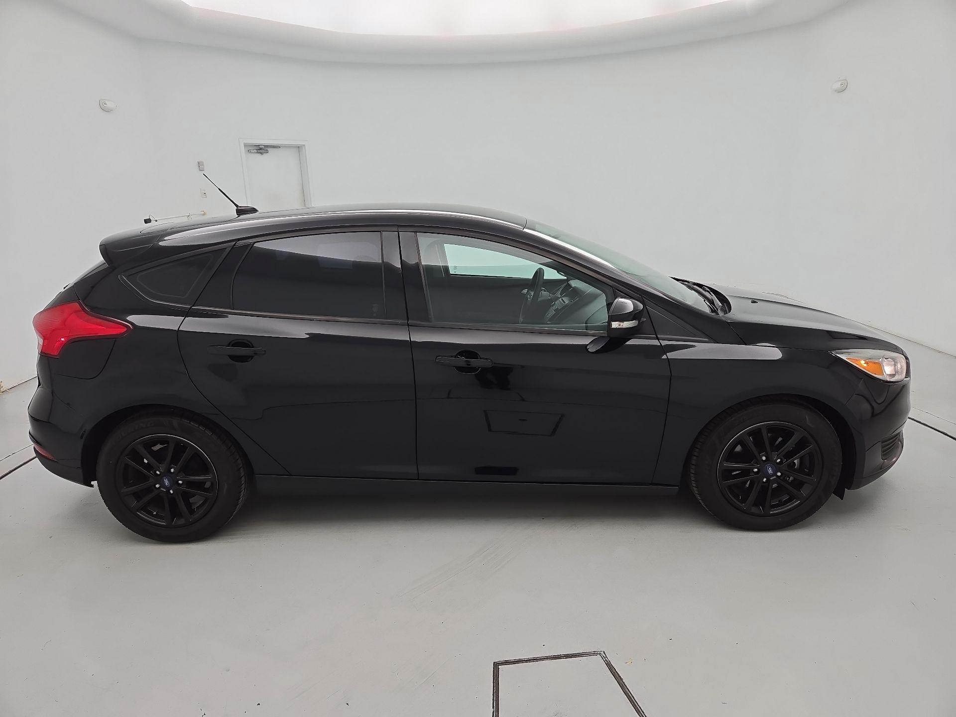 Thumbnail: 2017 Ford Focus - 4