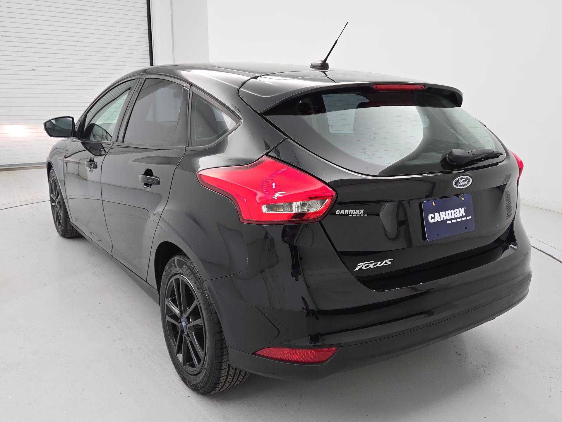 Thumbnail: 2017 Ford Focus - 7