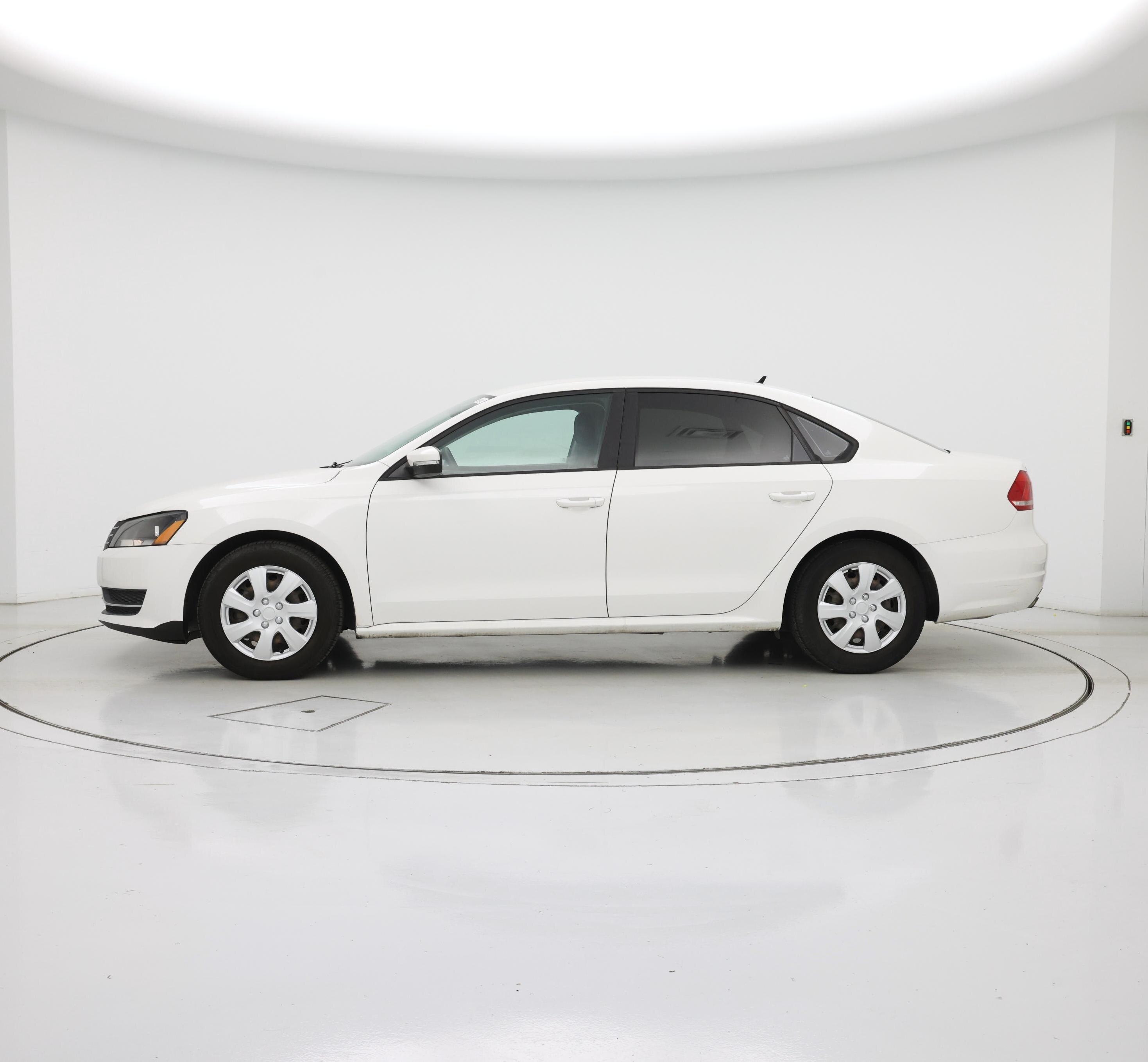 Thumbnail: 2015 Volkswagen Passat - 3