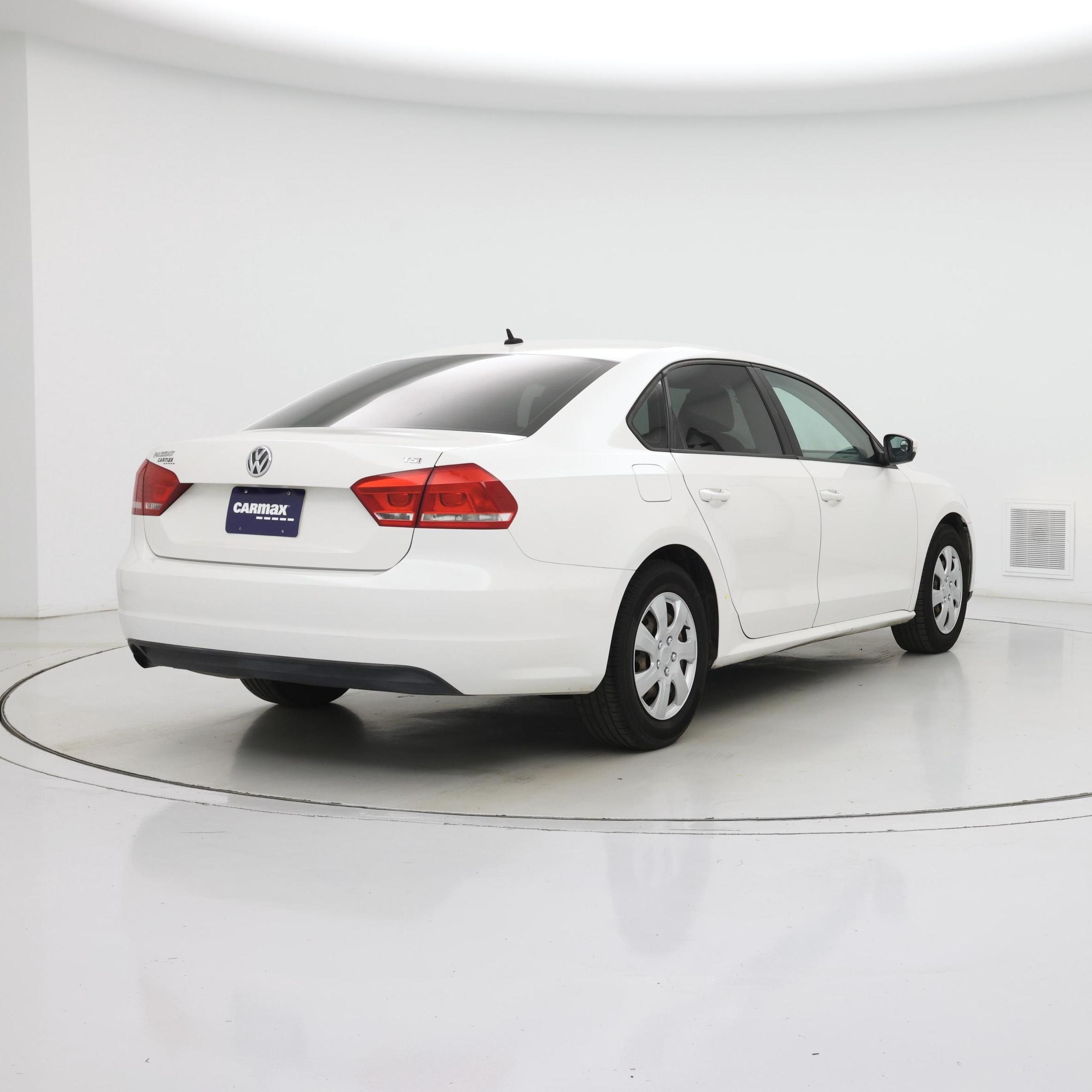 Thumbnail: 2015 Volkswagen Passat - 8