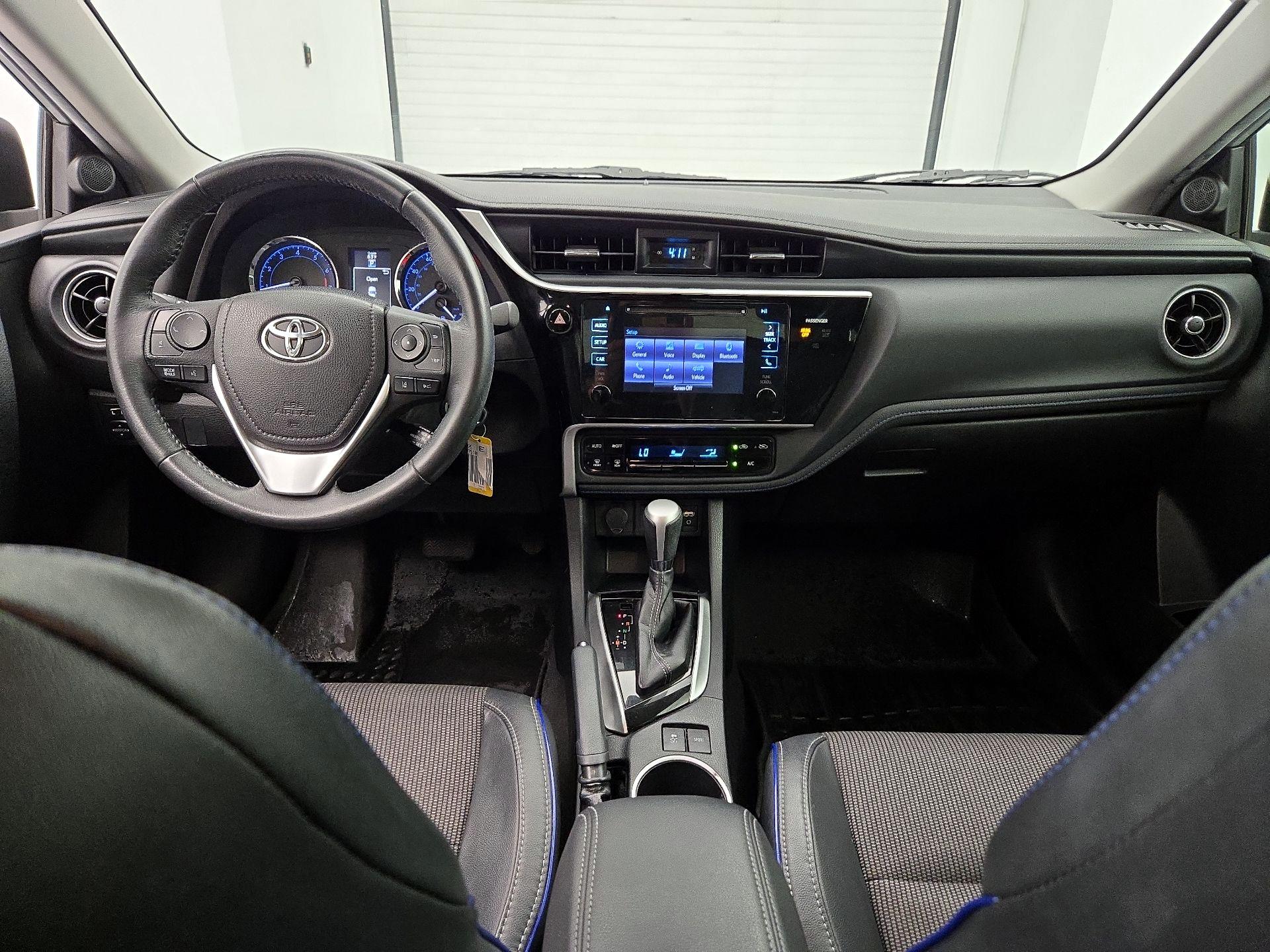 Thumbnail: 2017 Toyota Corolla - 9