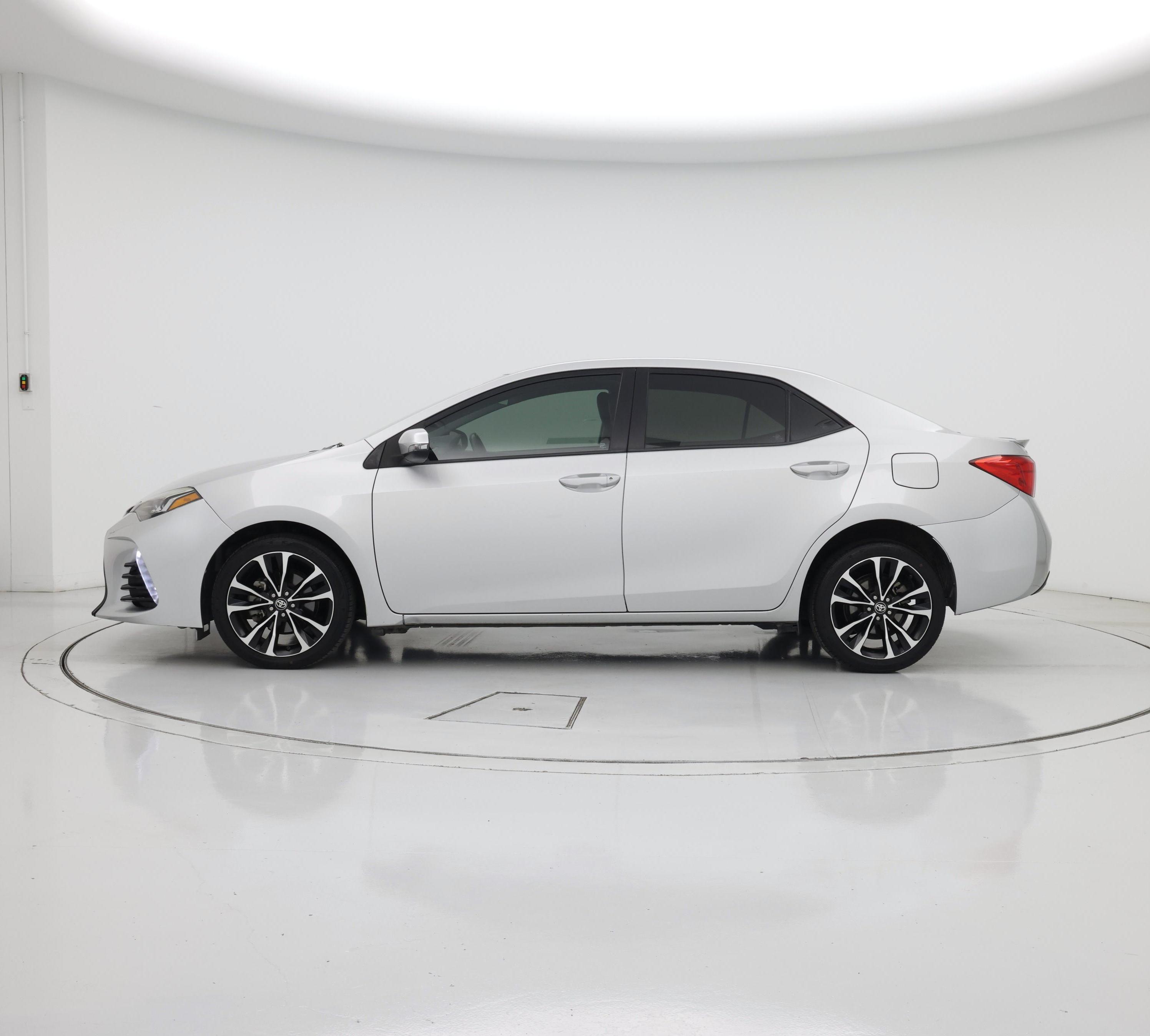 Thumbnail: 2017 Toyota Corolla - 3