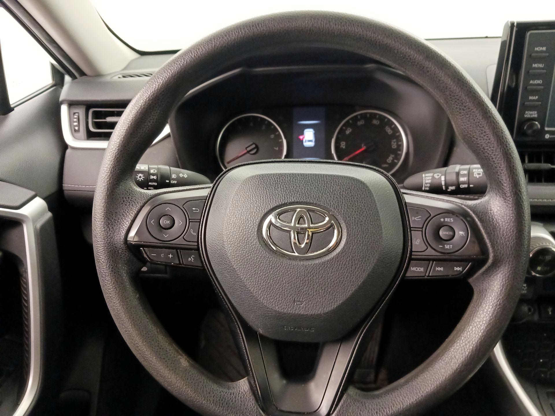 Thumbnail: 2021 Toyota RAV4 - 10