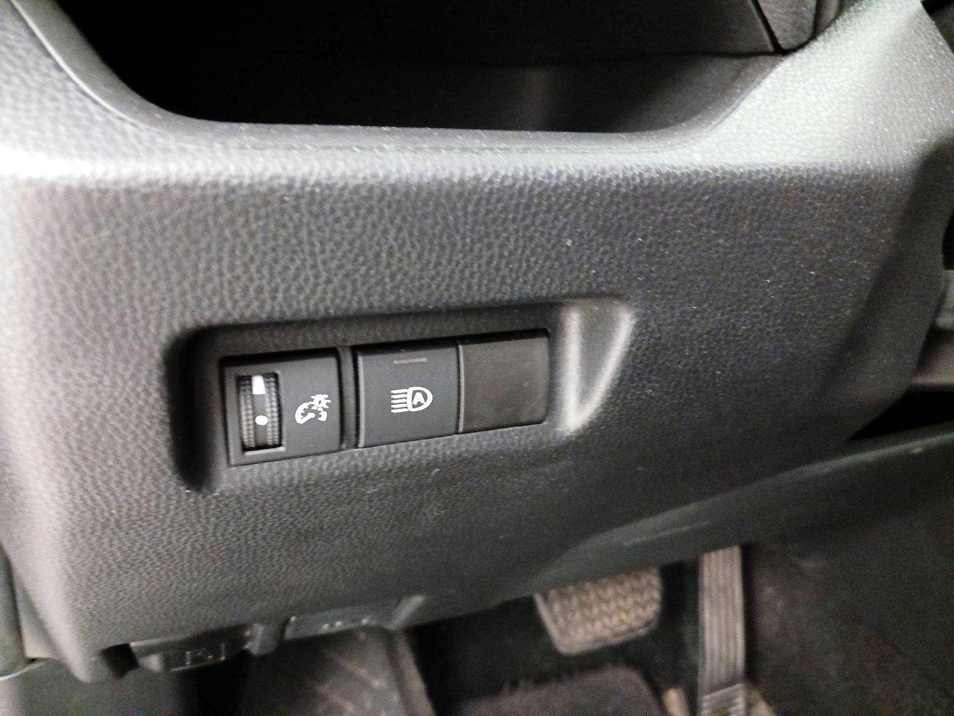Thumbnail: 2021 Toyota RAV4 - 13