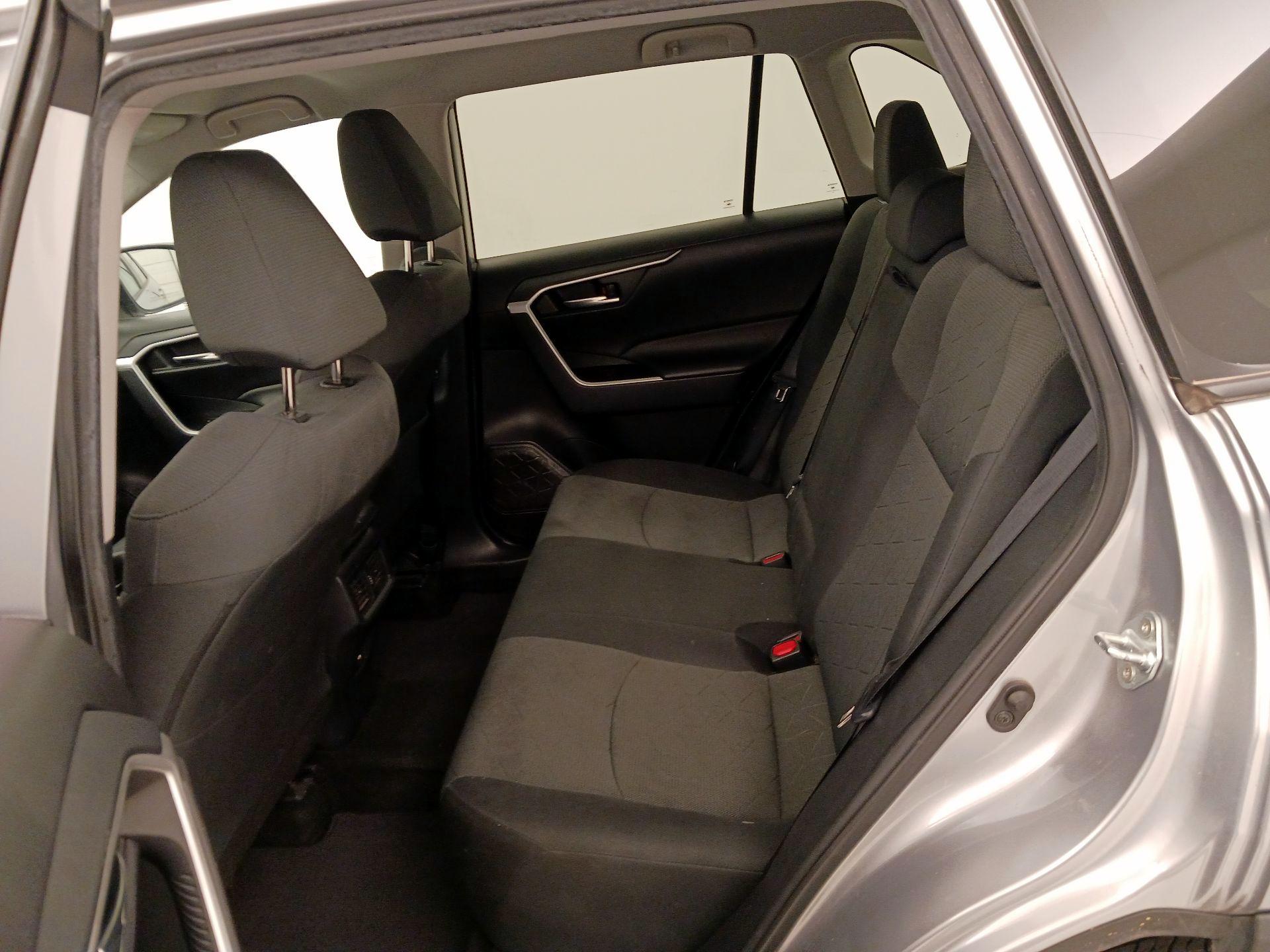 Thumbnail: 2021 Toyota RAV4 - 19