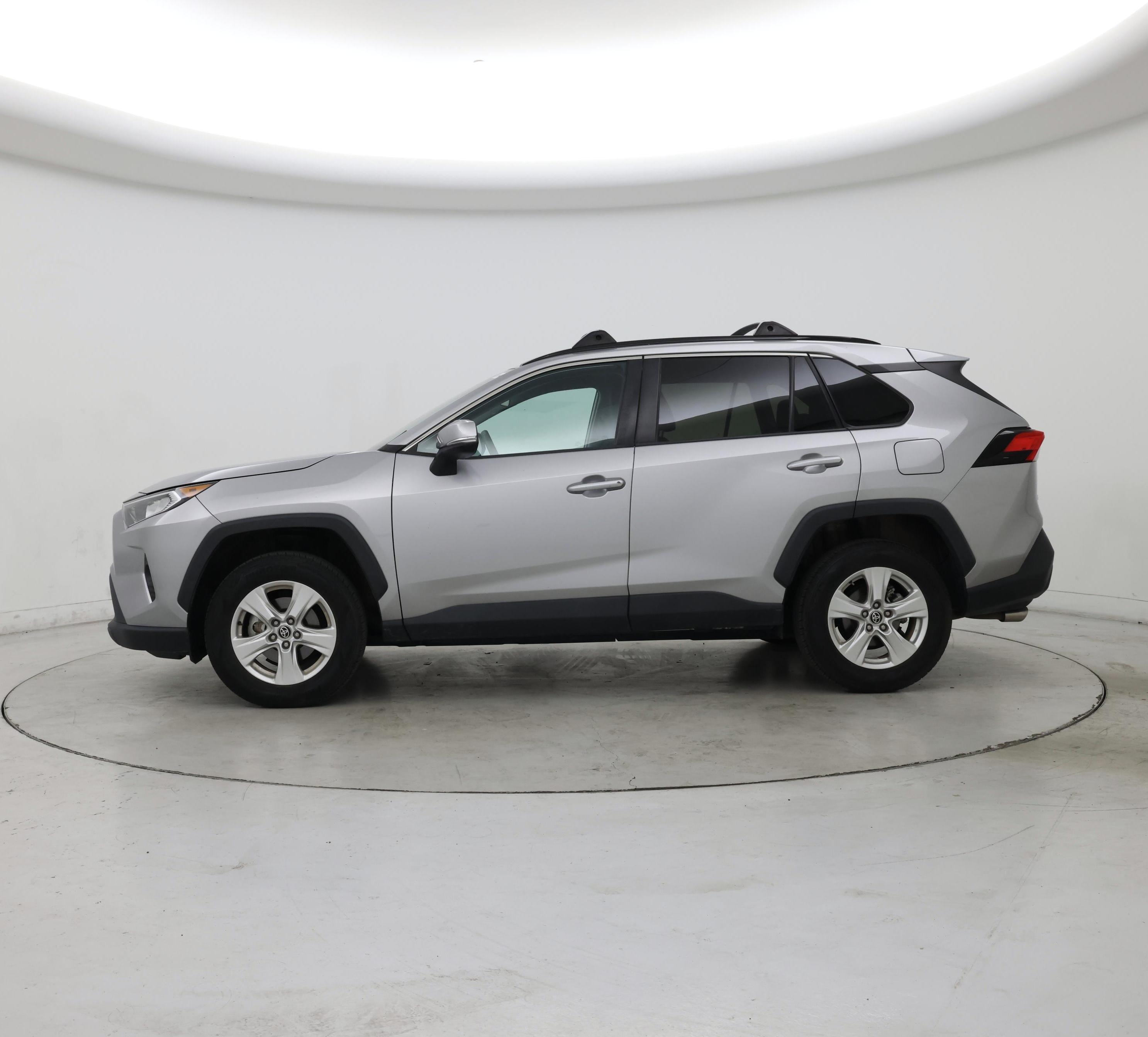 Thumbnail: 2021 Toyota RAV4 - 3
