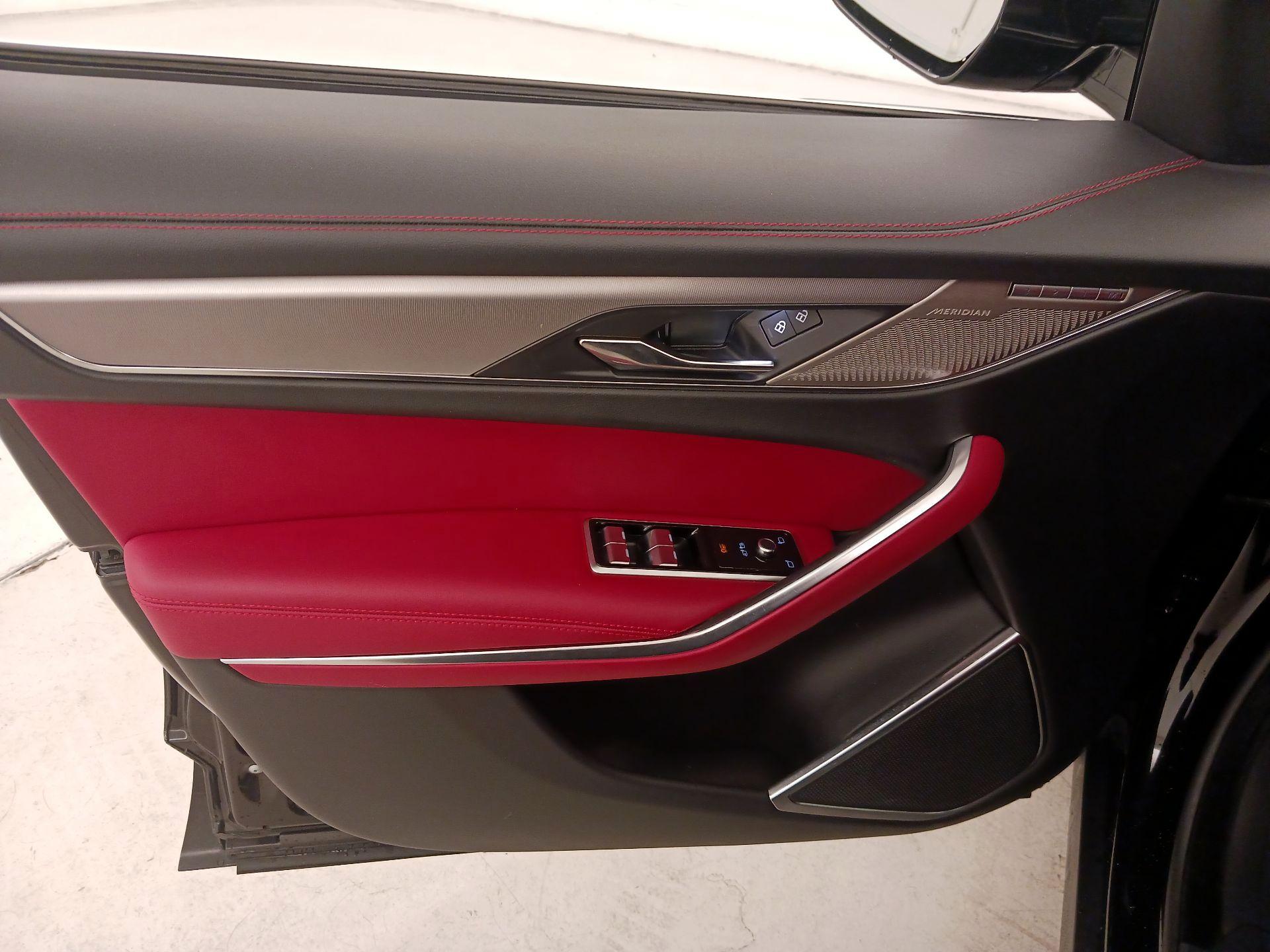 Thumbnail: 2021 Jaguar F-Pace - 12