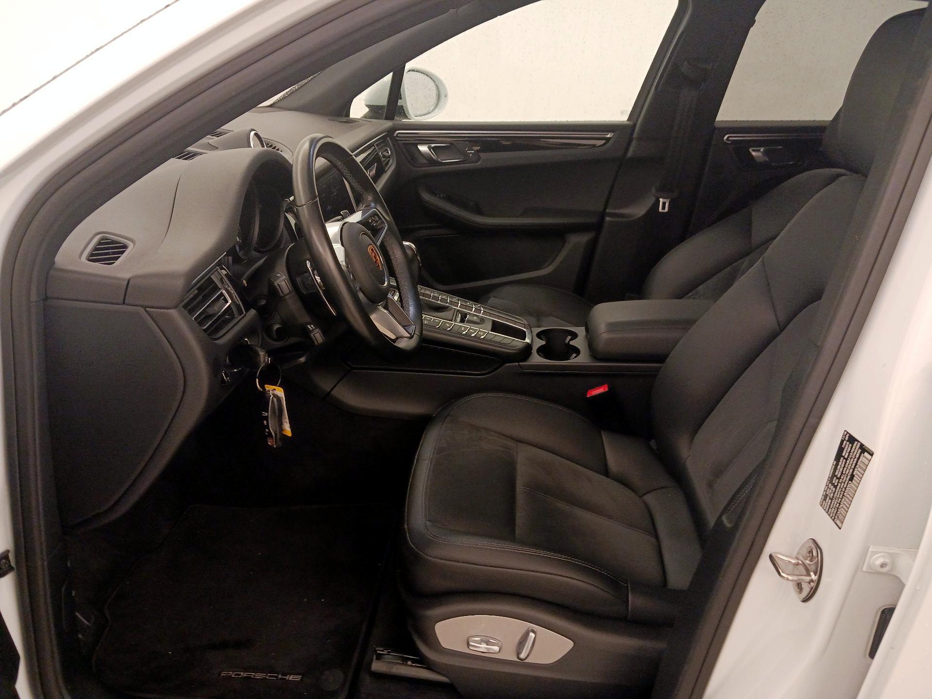 Thumbnail: 2019 Porsche Macan - 11