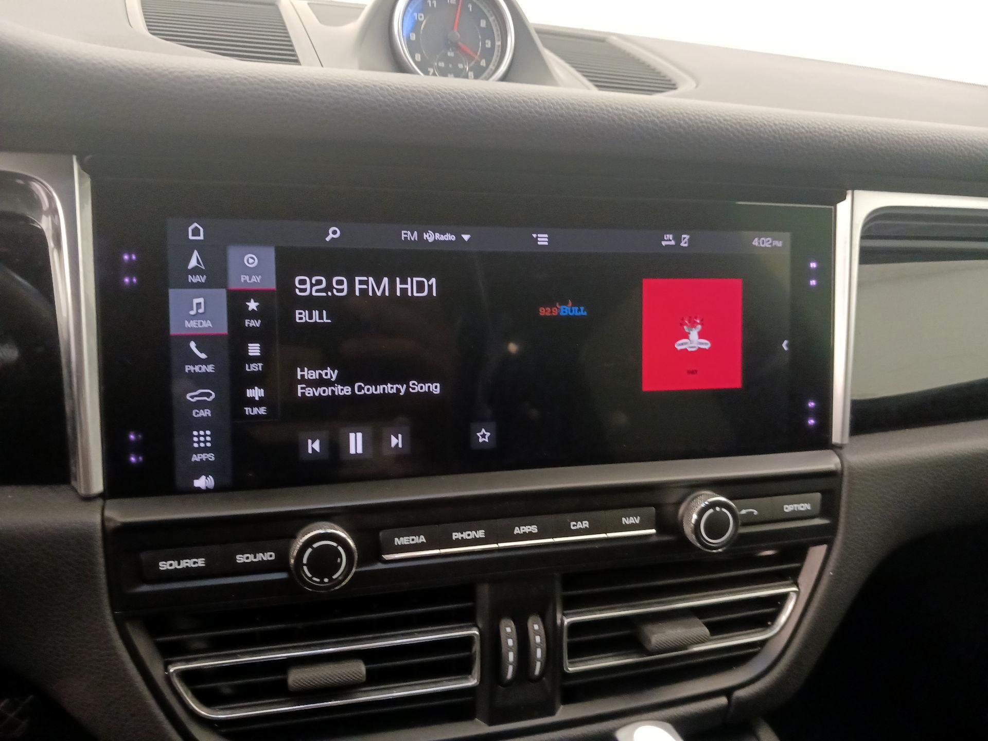 Thumbnail: 2019 Porsche Macan - 16