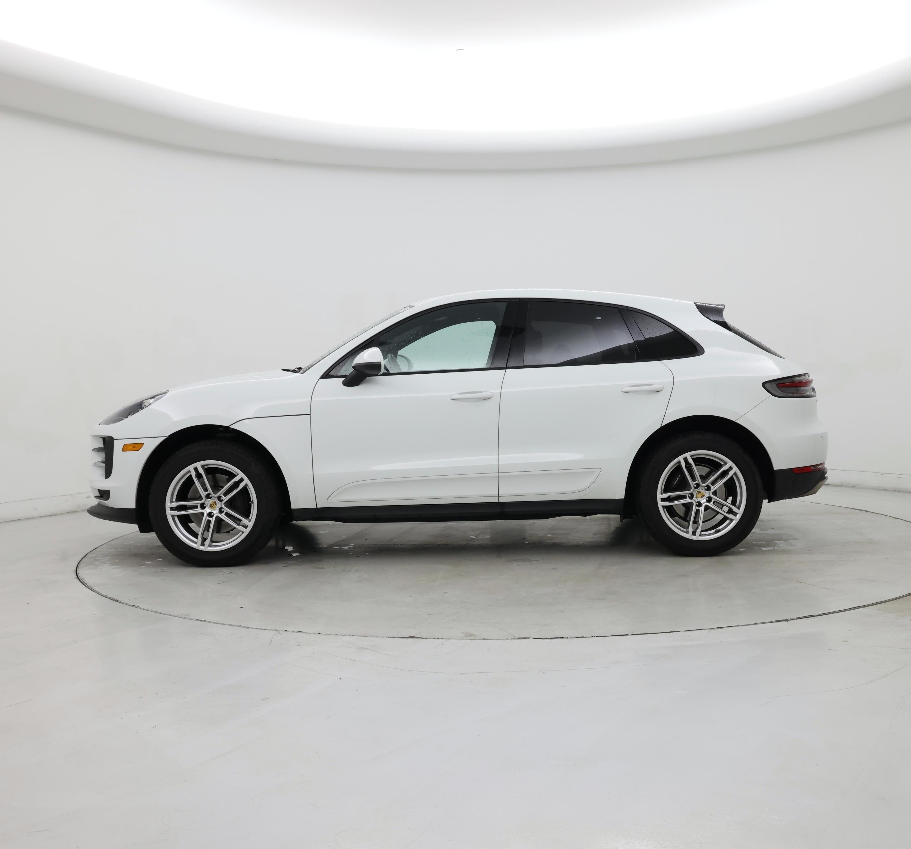 Thumbnail: 2019 Porsche Macan - 3