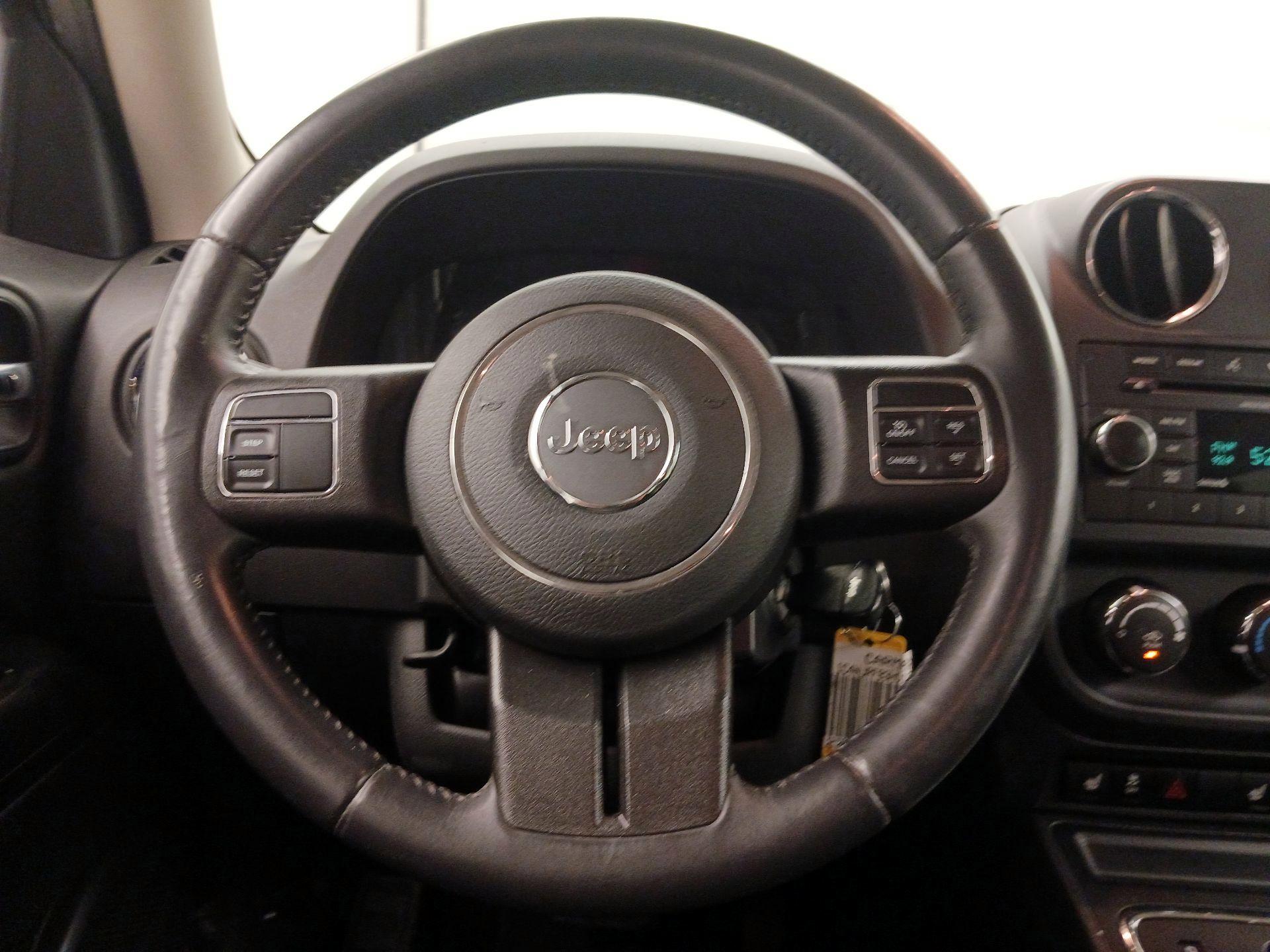 Thumbnail: 2017 Jeep Patriot - 10