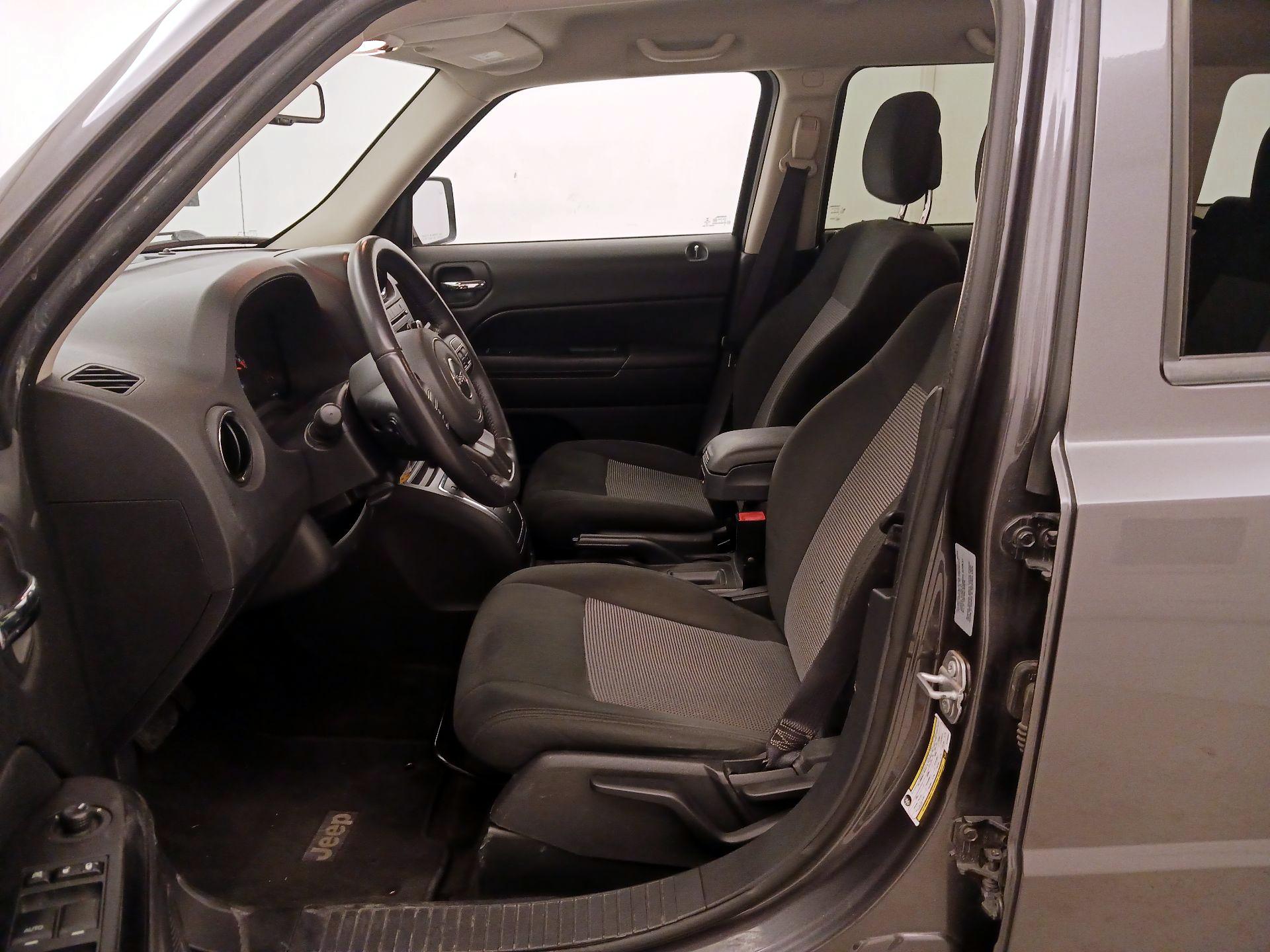 Thumbnail: 2017 Jeep Patriot - 11