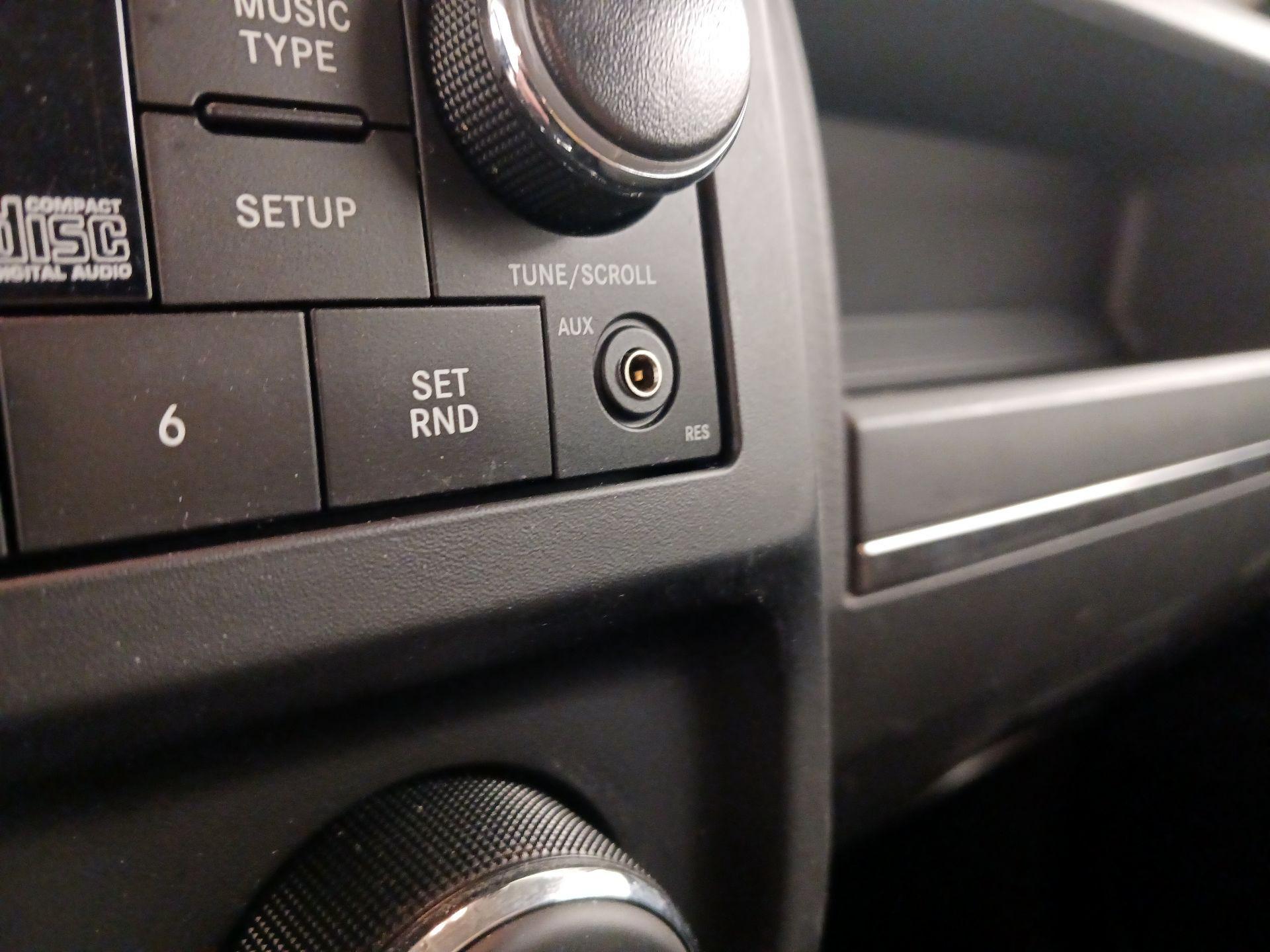 Thumbnail: 2017 Jeep Patriot - 16