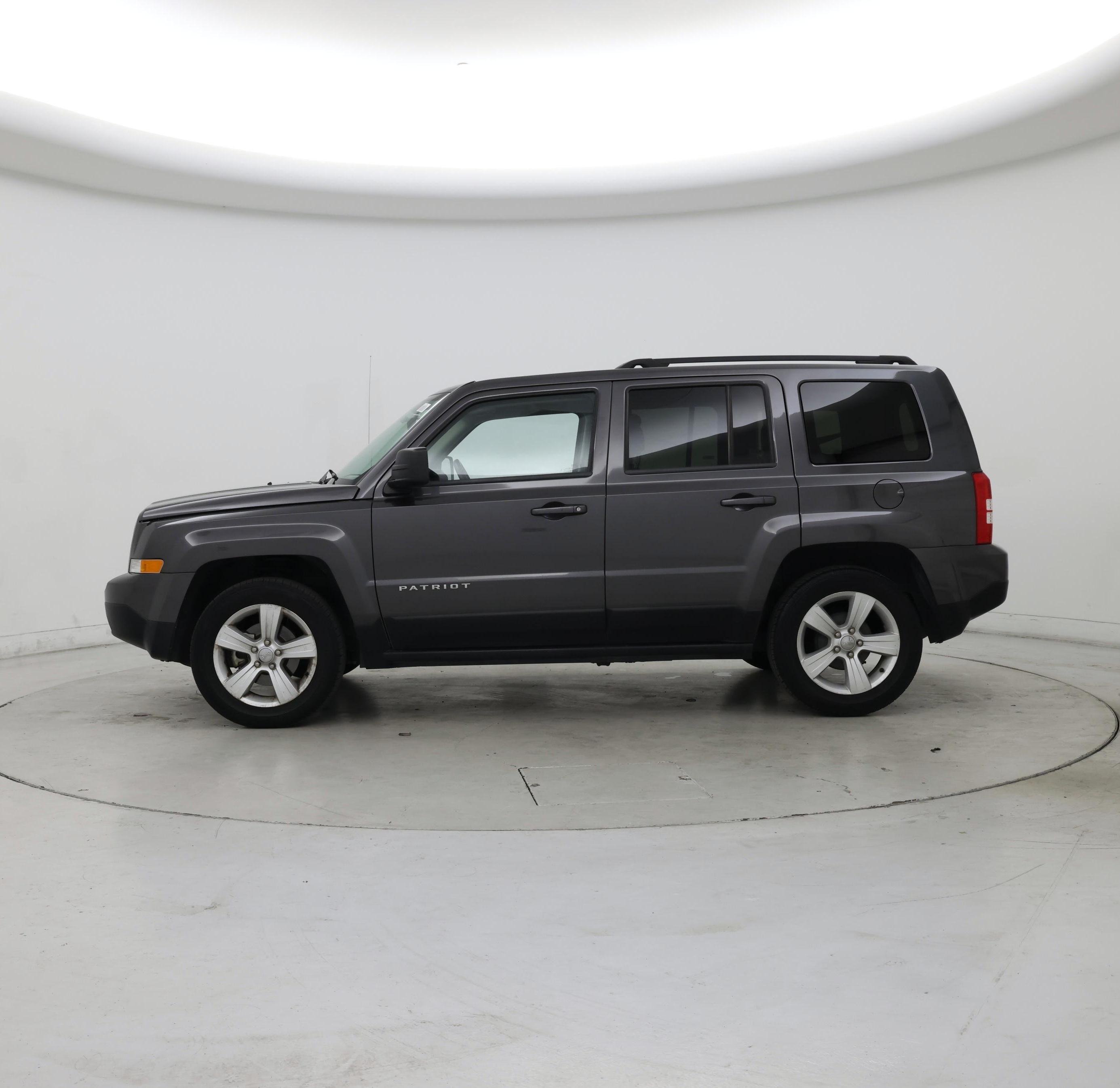 Thumbnail: 2017 Jeep Patriot - 3