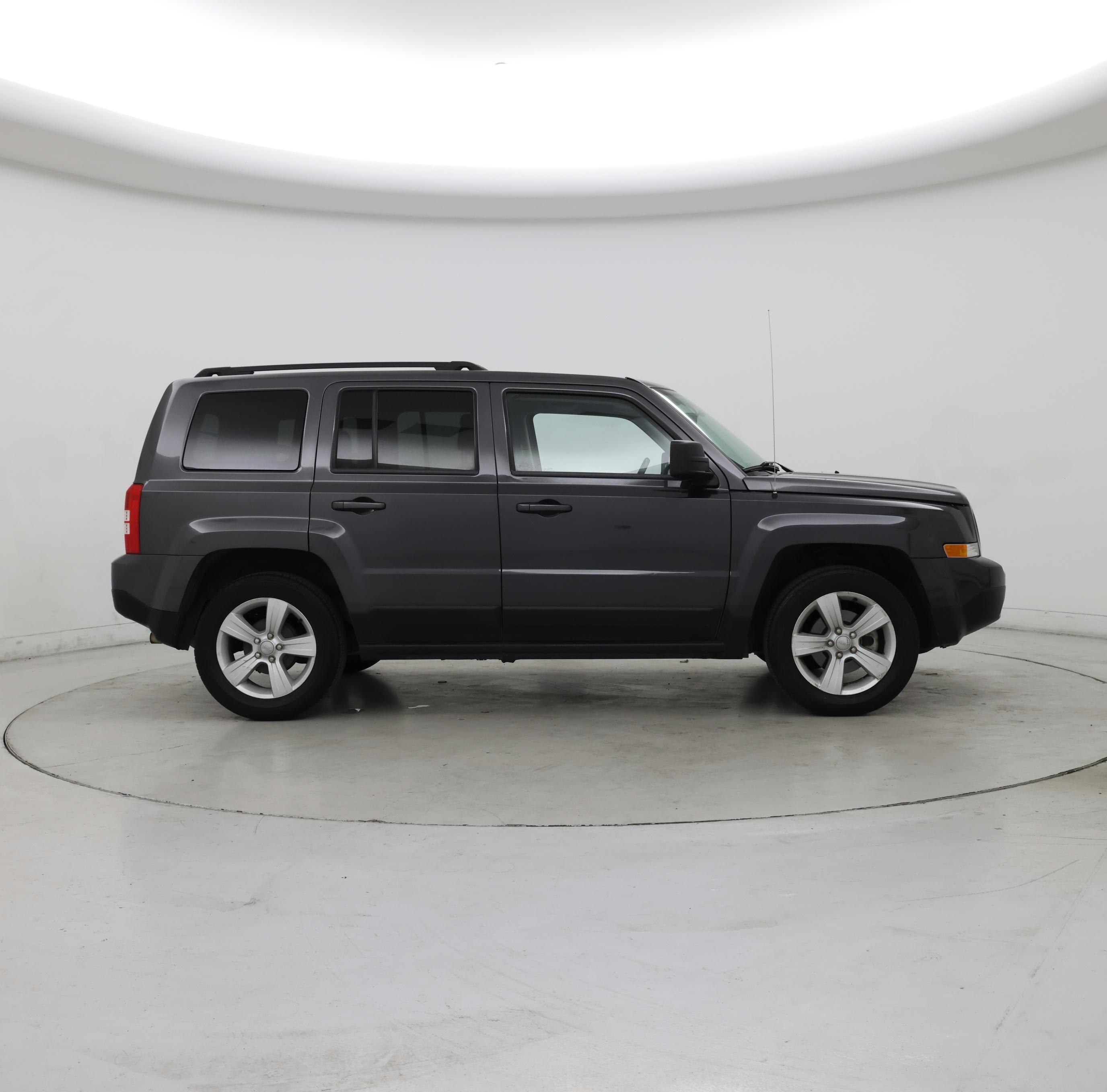 Thumbnail: 2017 Jeep Patriot - 7