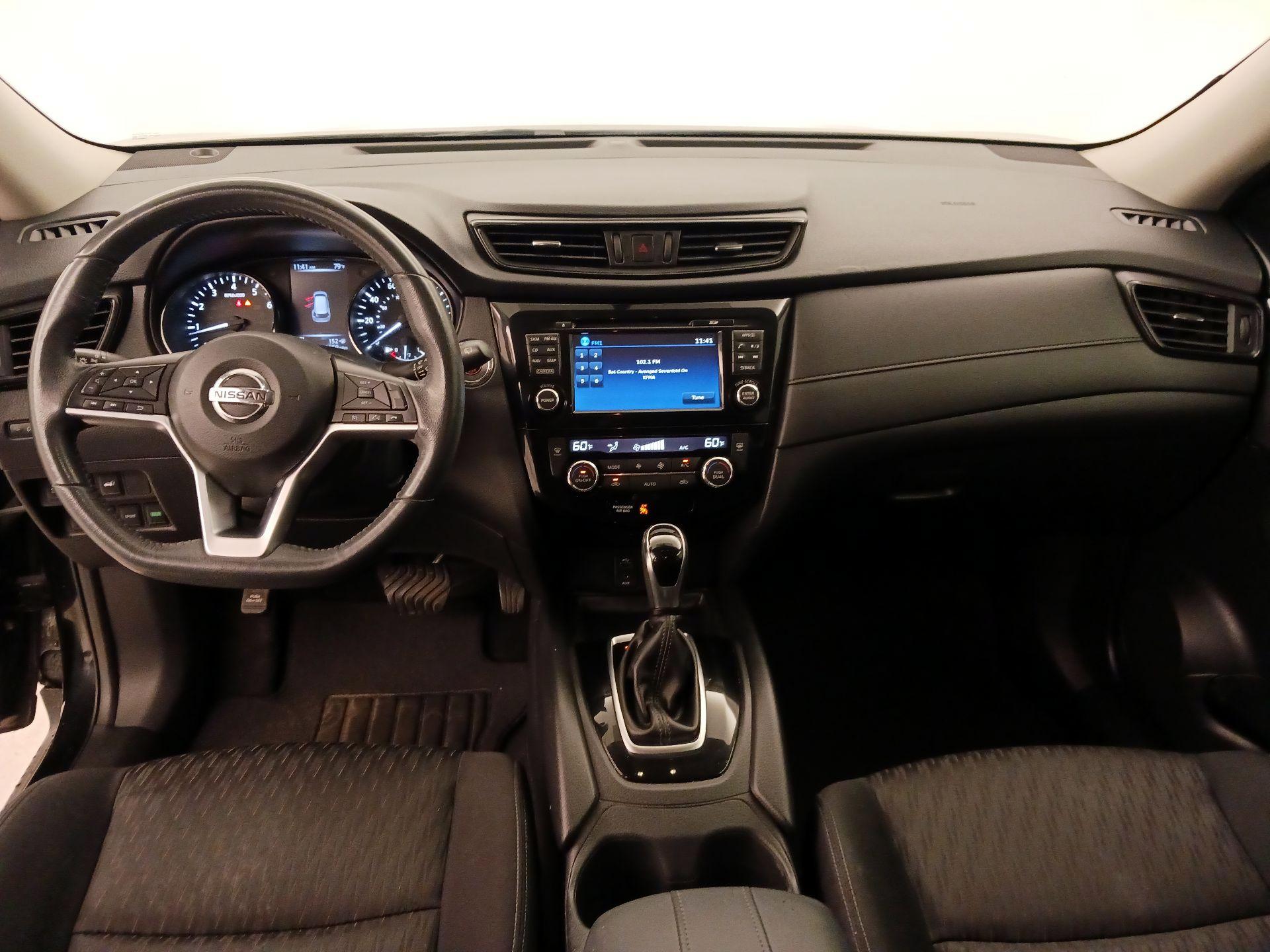 Thumbnail: 2017 Nissan Rogue - 9