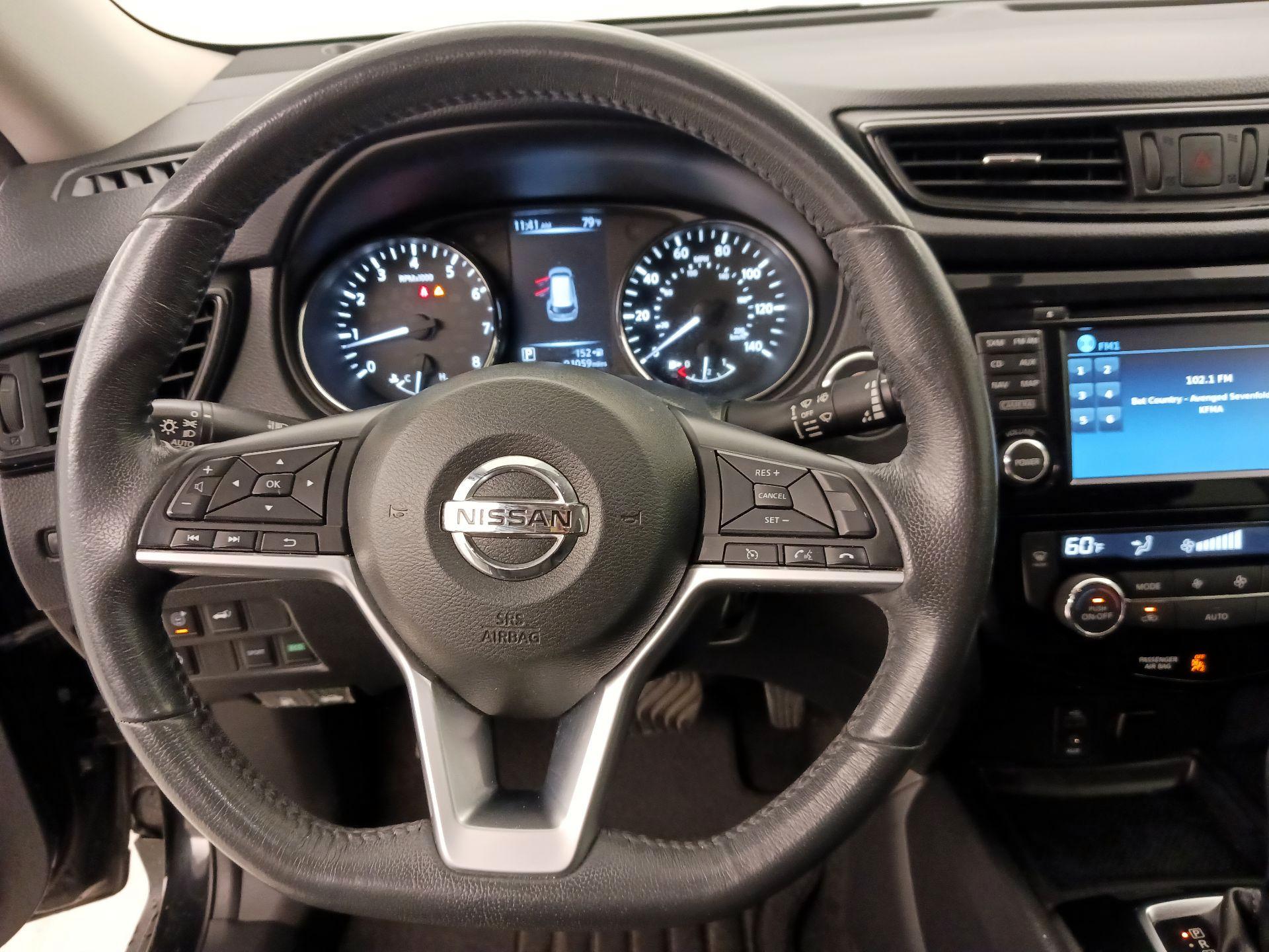 Thumbnail: 2017 Nissan Rogue - 10