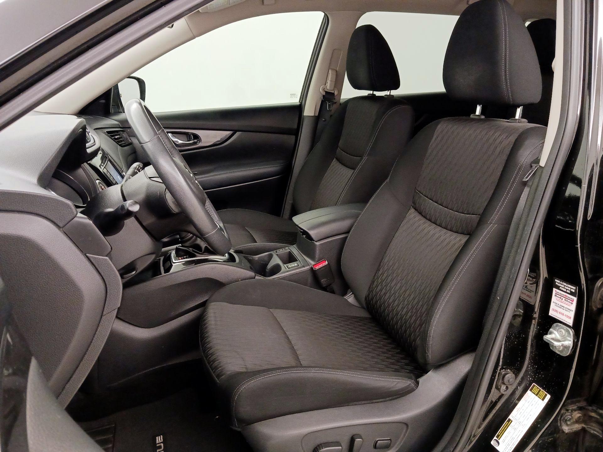 Thumbnail: 2017 Nissan Rogue - 11